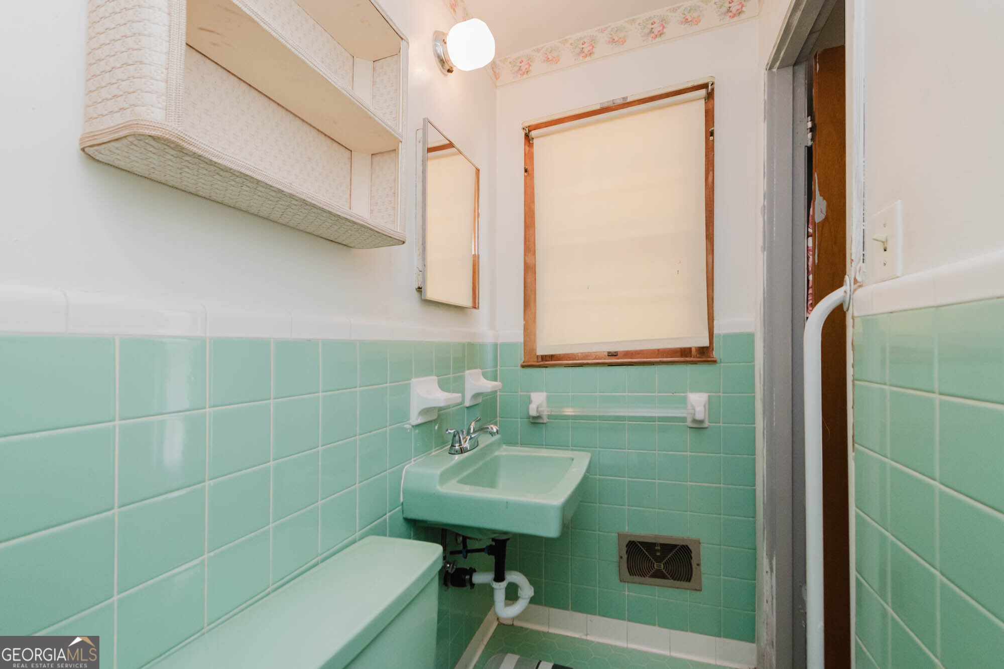 200 Heather Street Property Photo 13