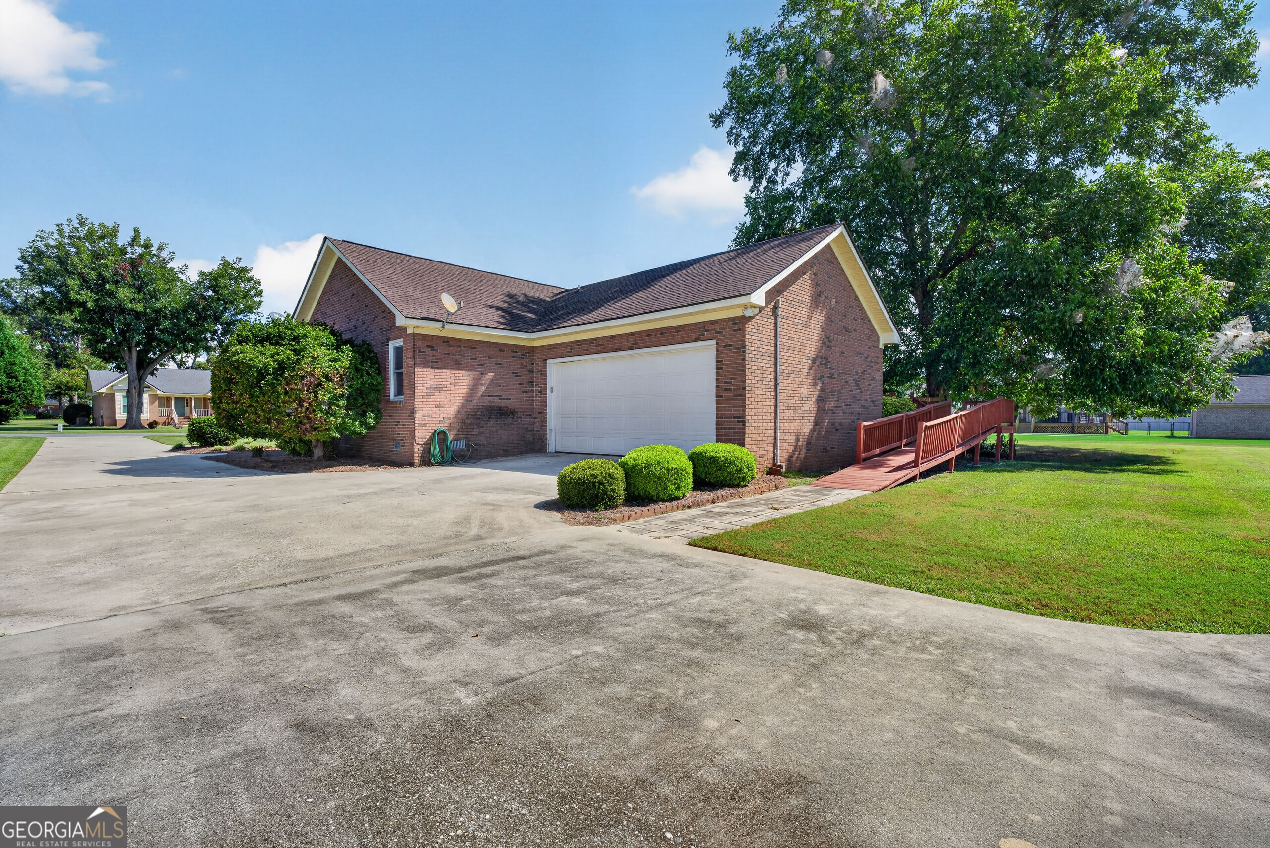 143 Hudson Way Property Photo 35