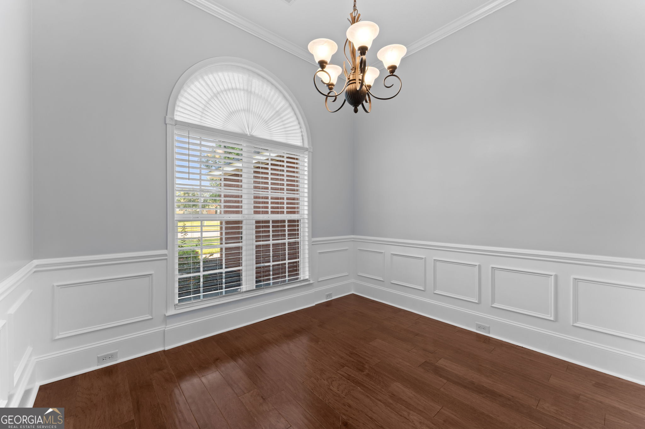 806 Huntwood Lane Property Photo 7