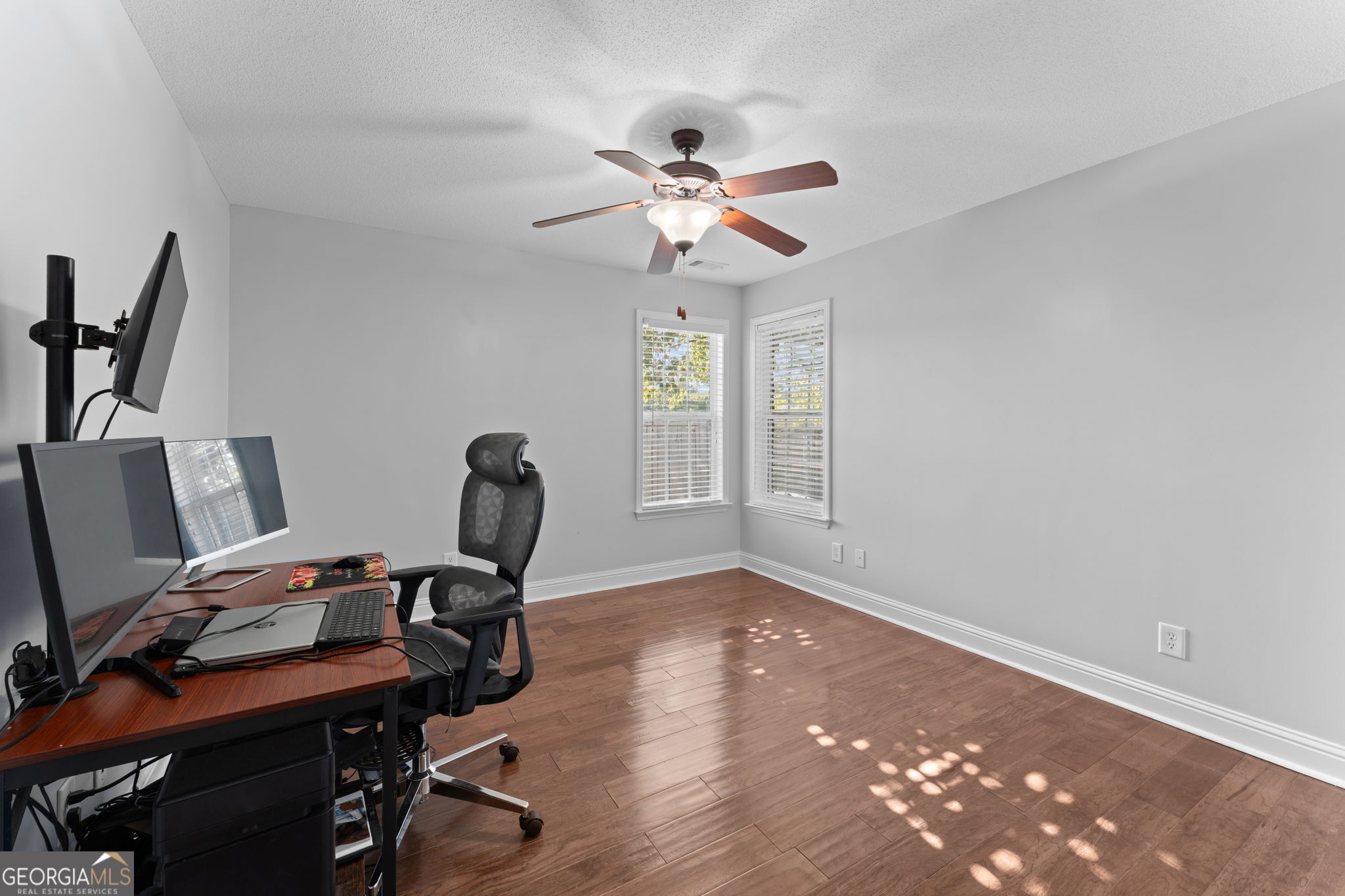 806 Huntwood Lane Property Photo 33