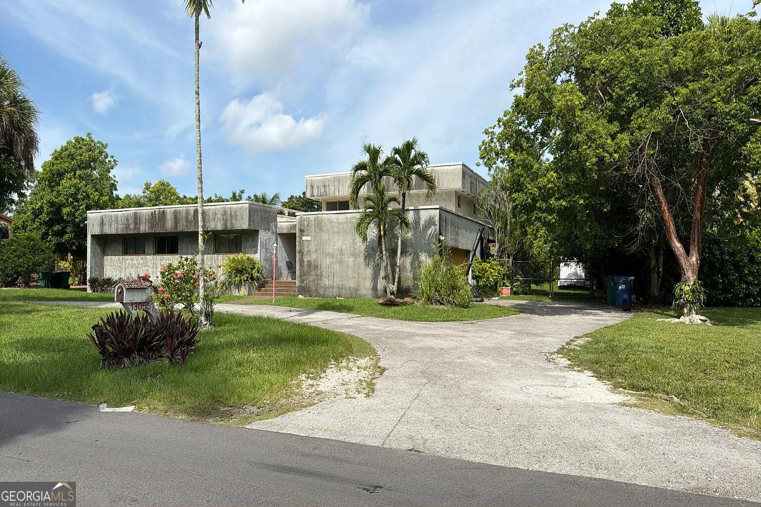 13050 N Calusa Club Drive Property Photo 2