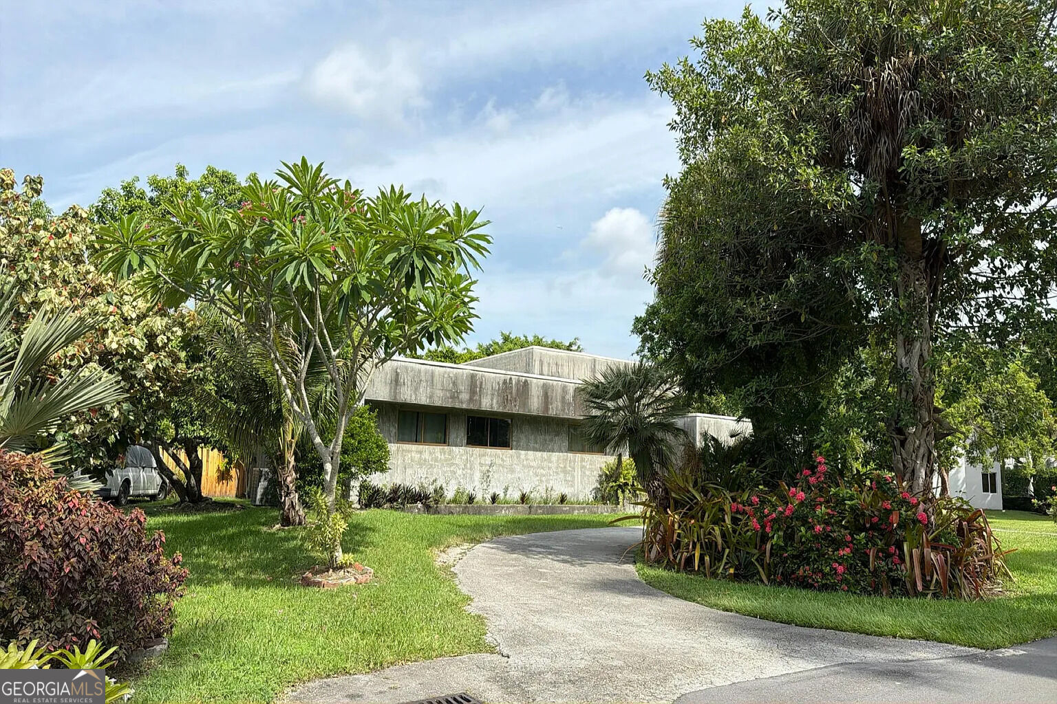 13050 N Calusa Club Drive Property Photo 3