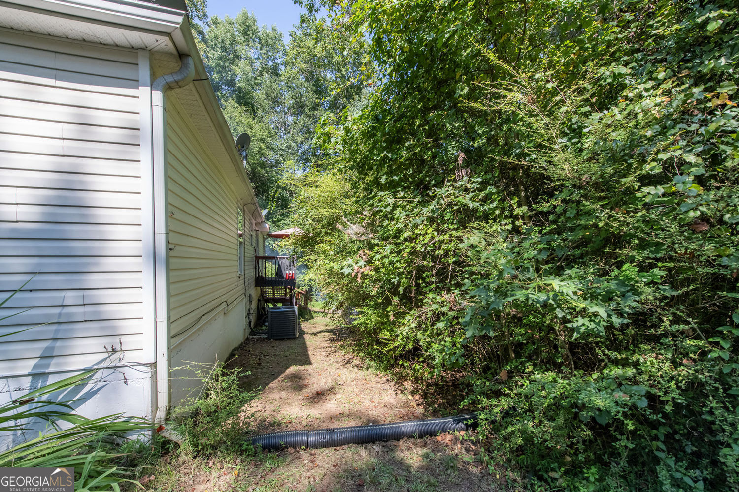 556 Old Corinth Road Property Photo 3