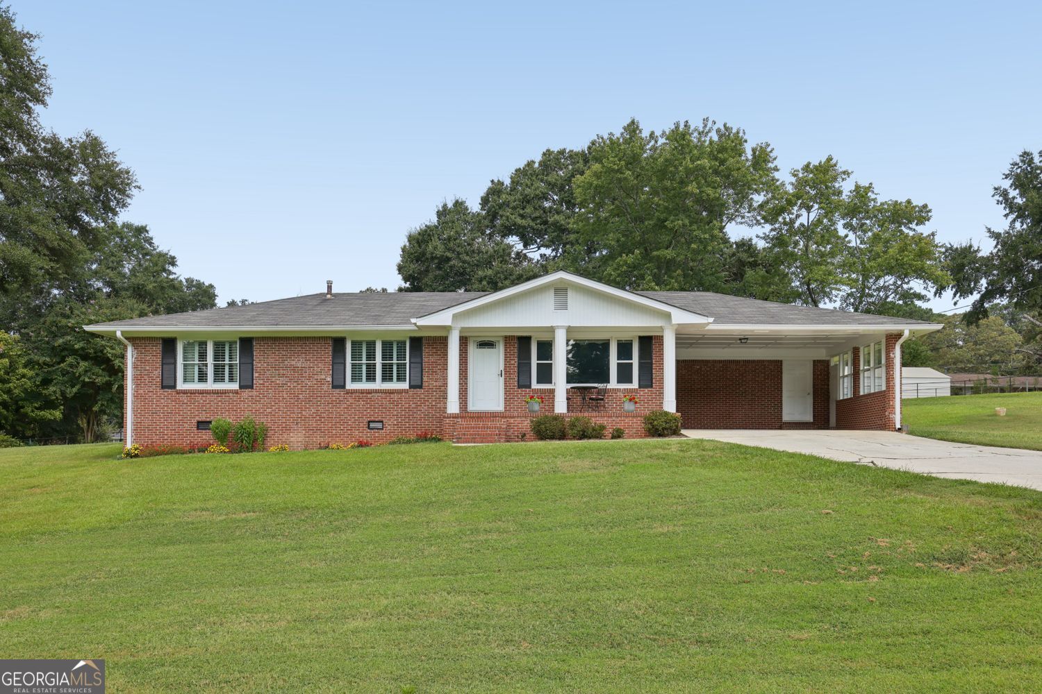 2833 Crabapple Circle Property Photo 1