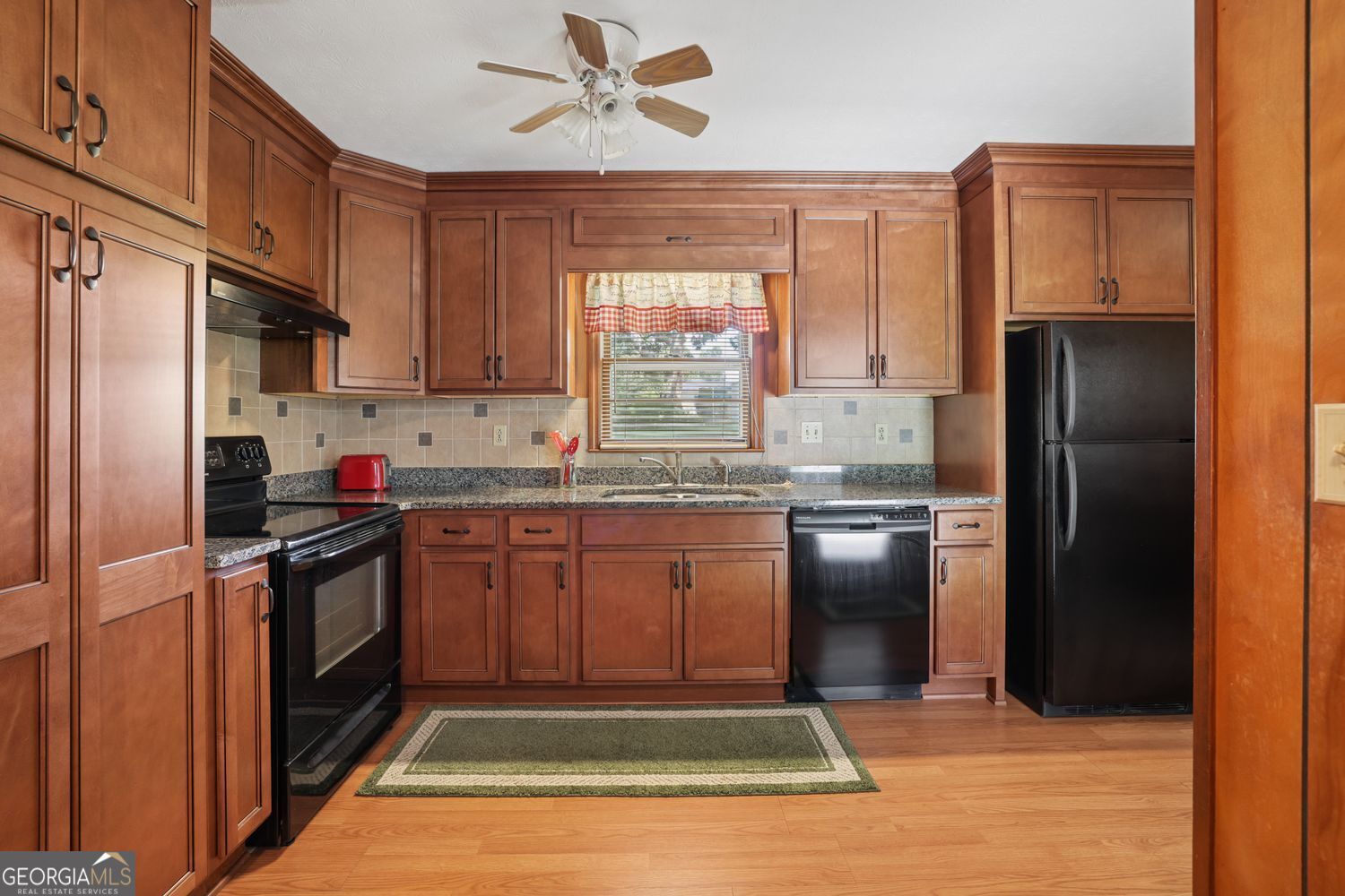 2833 Crabapple Circle Property Photo 3