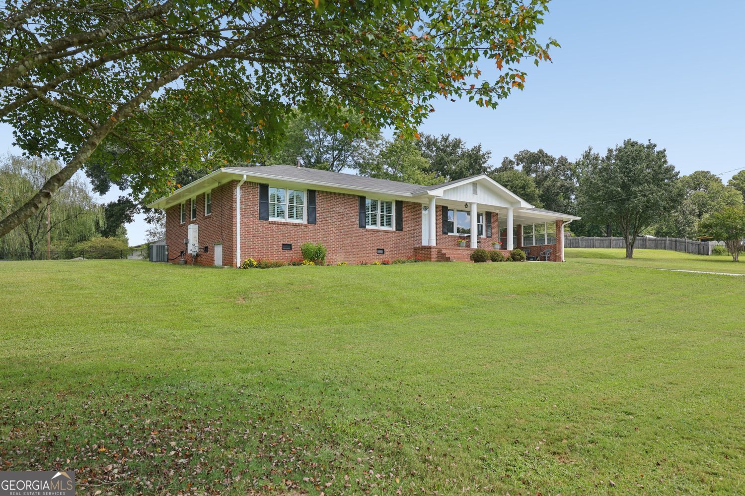 2833 Crabapple Circle Property Photo 8