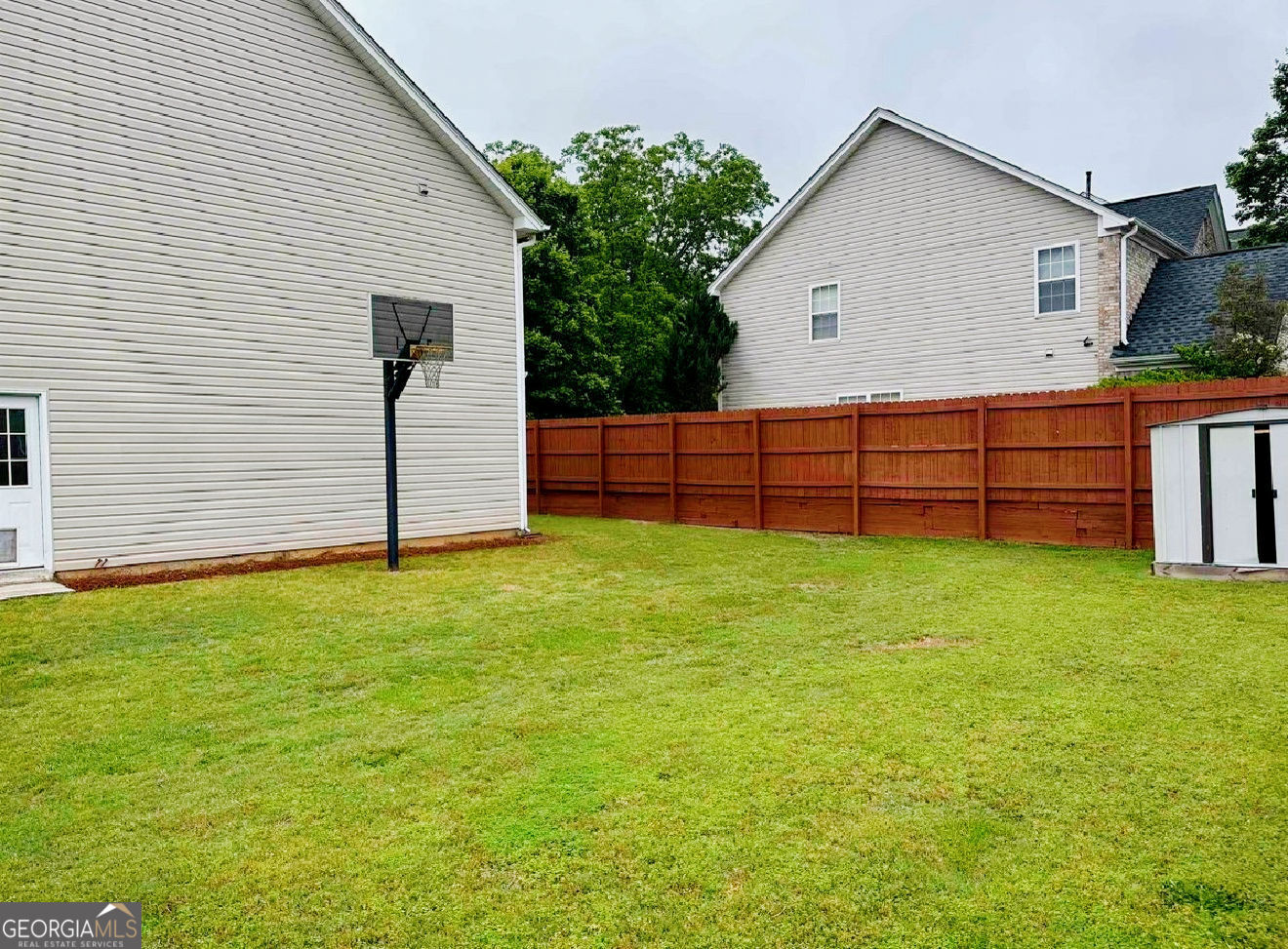 1133 Hawthorn Lane Property Photo 11