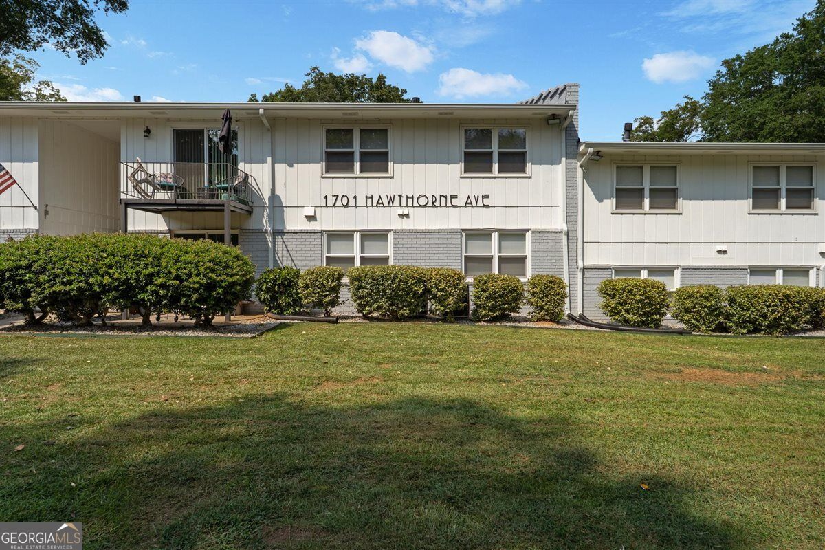 1701 Hawthorne Avenue Property Photo 1