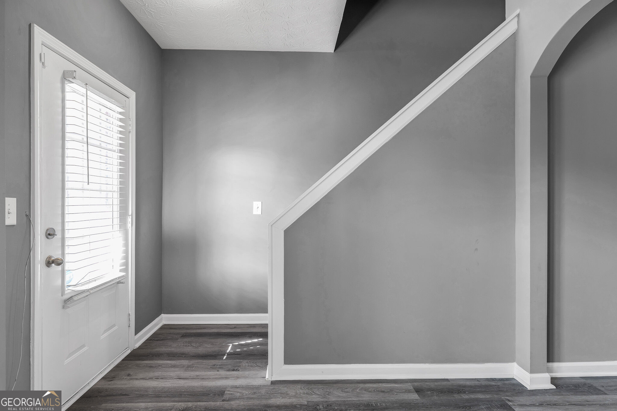 6156 Shoals Loop Property Photo 4