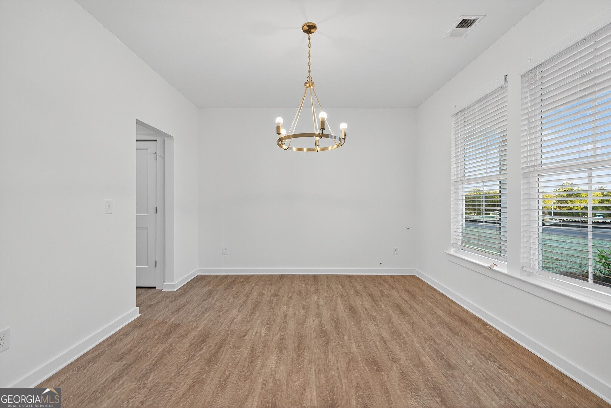 196 Cochin Drive Property Photo 6
