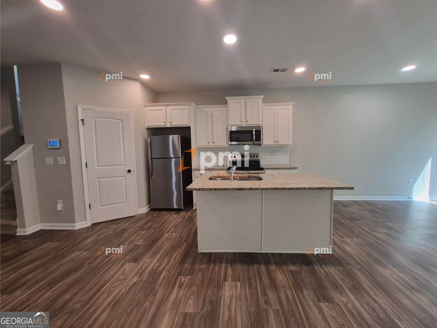 5051 Pioneer Parkway Property Photo 2