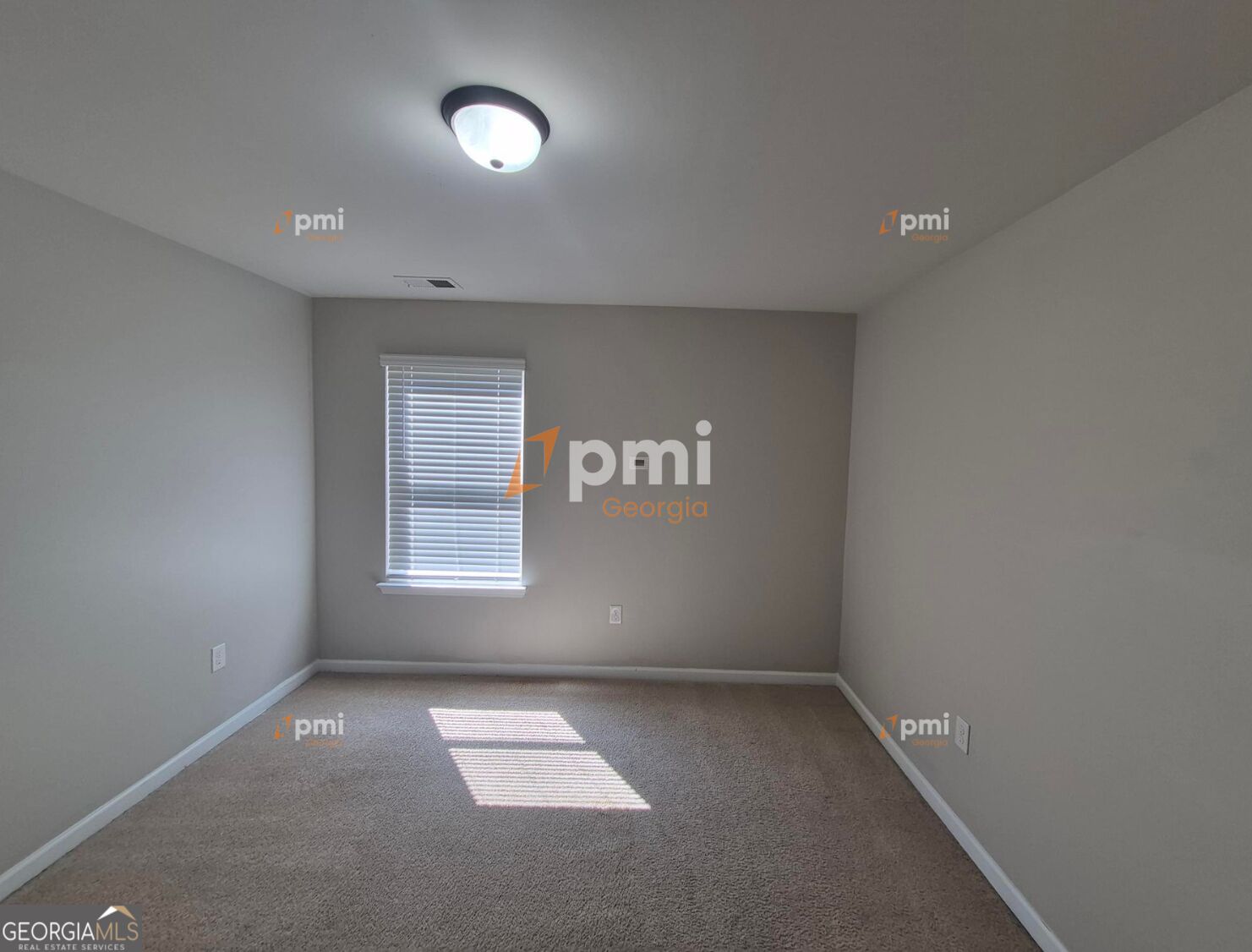 5051 Pioneer Parkway Property Photo 8