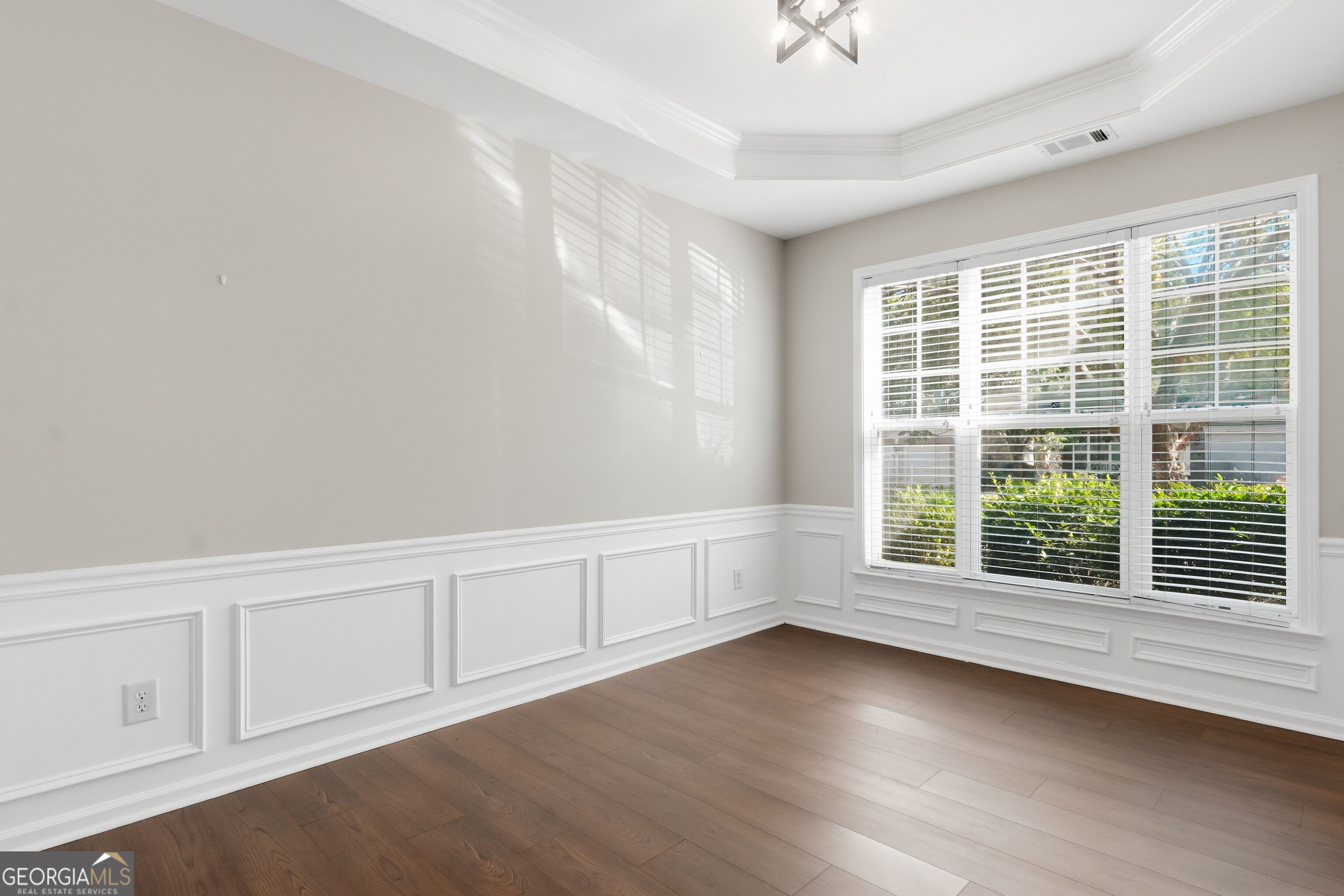 710 Berkeley Terrace Property Photo 6