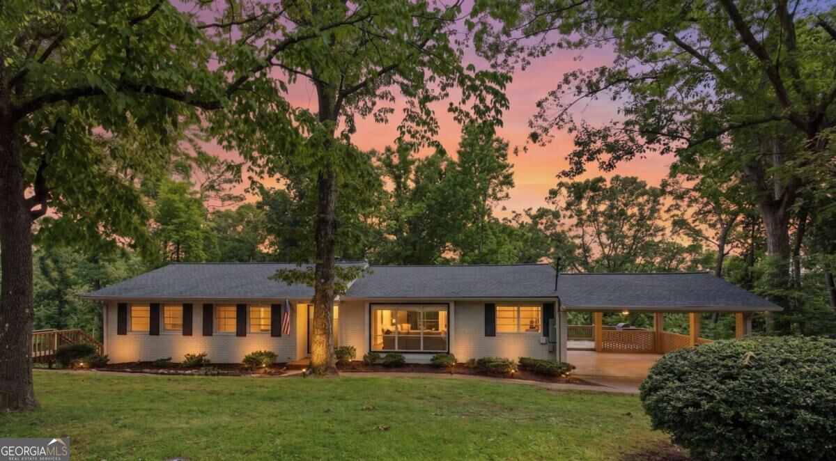 2251 Skyline Drive Property Photo 2