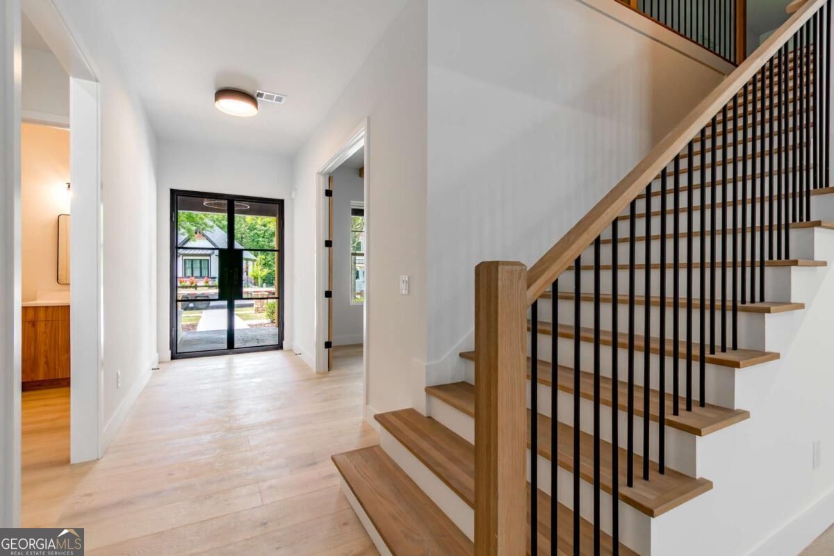 6004 Hemingway Lane Property Photo 14
