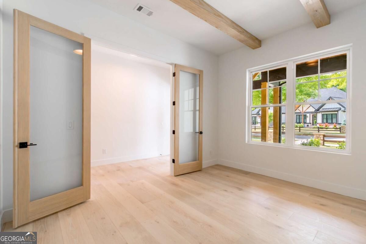6004 Hemingway Lane Property Photo 17