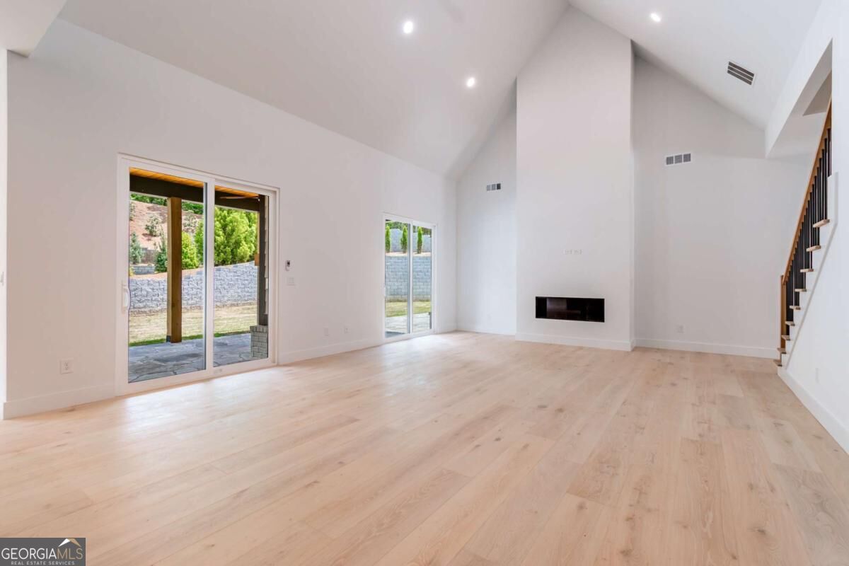6004 Hemingway Lane Property Photo 23