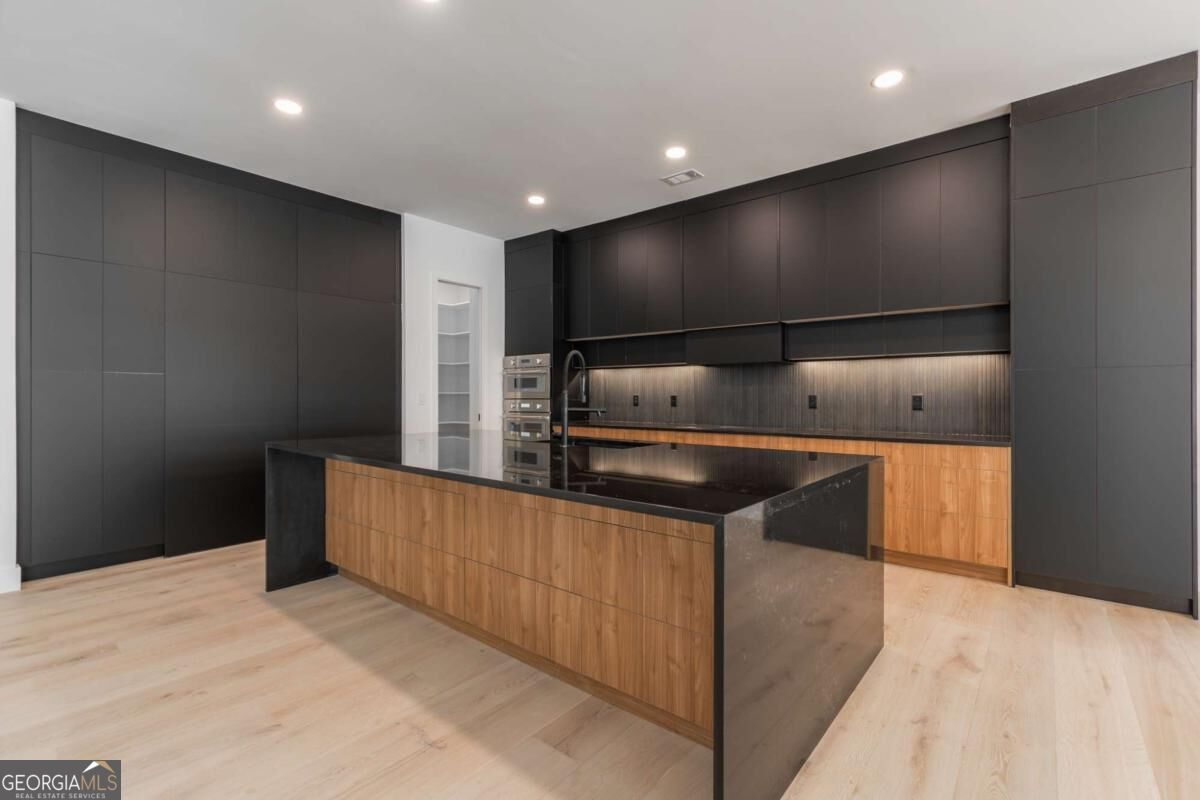 6004 Hemingway Lane Property Photo 25