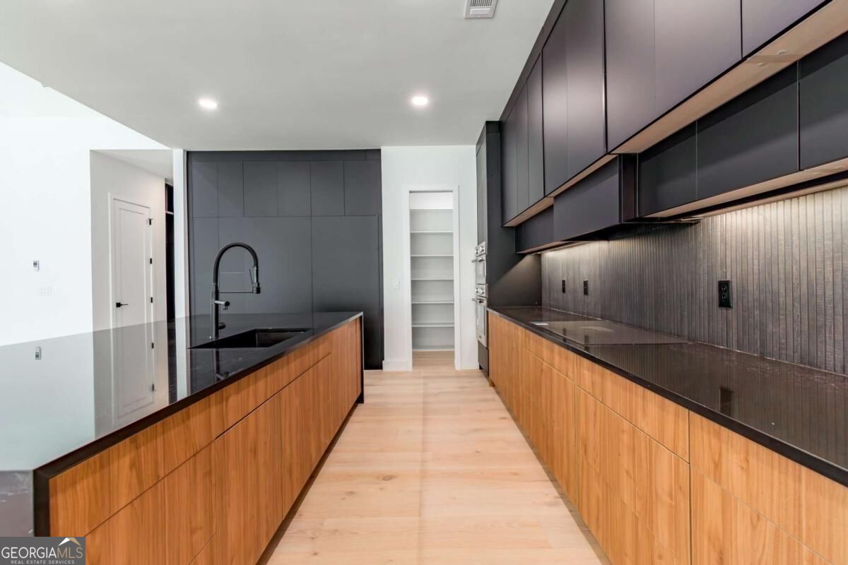 6004 Hemingway Lane Property Photo 29