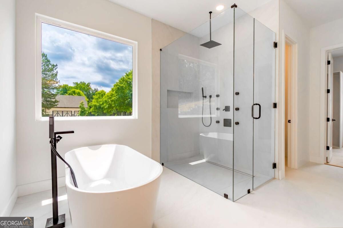 6004 Hemingway Lane Property Photo 37