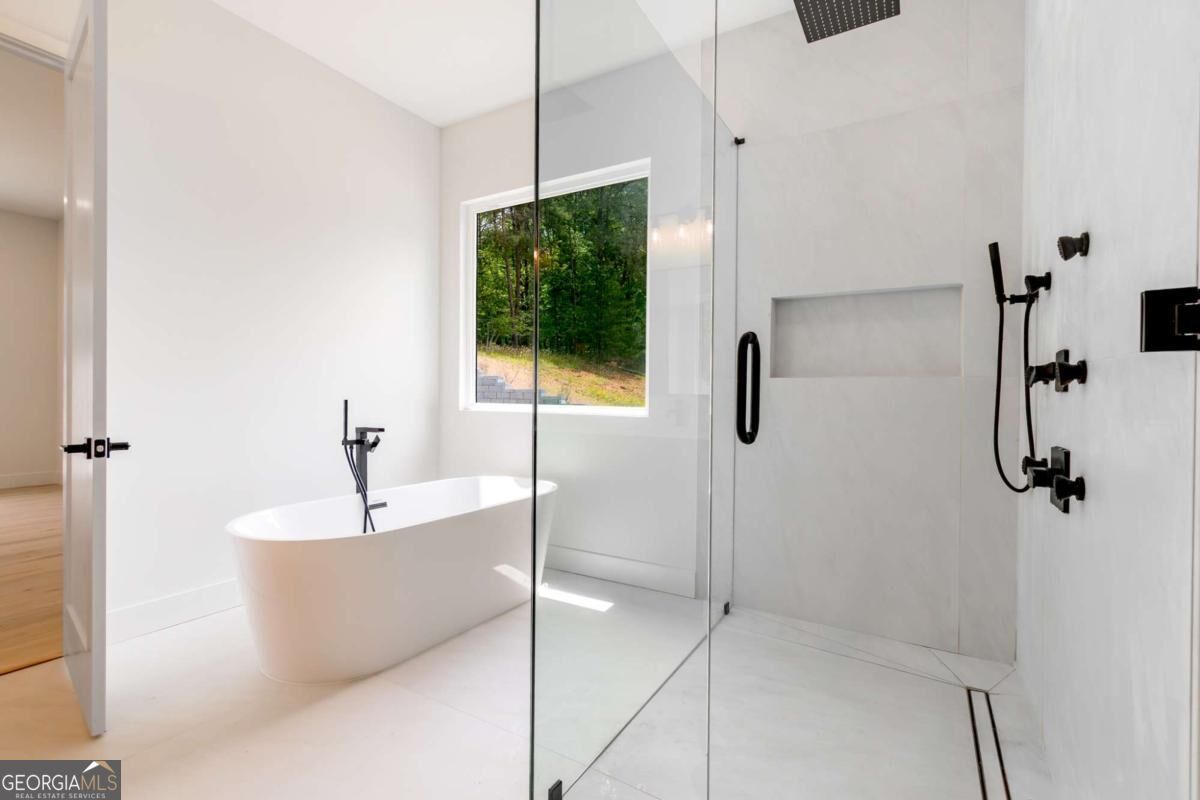 6004 Hemingway Lane Property Photo 38