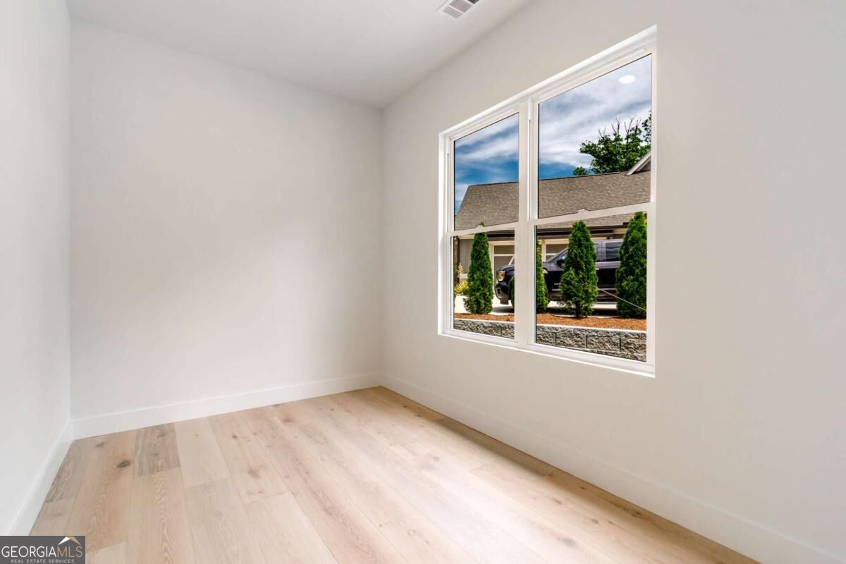 6004 Hemingway Lane Property Photo 46