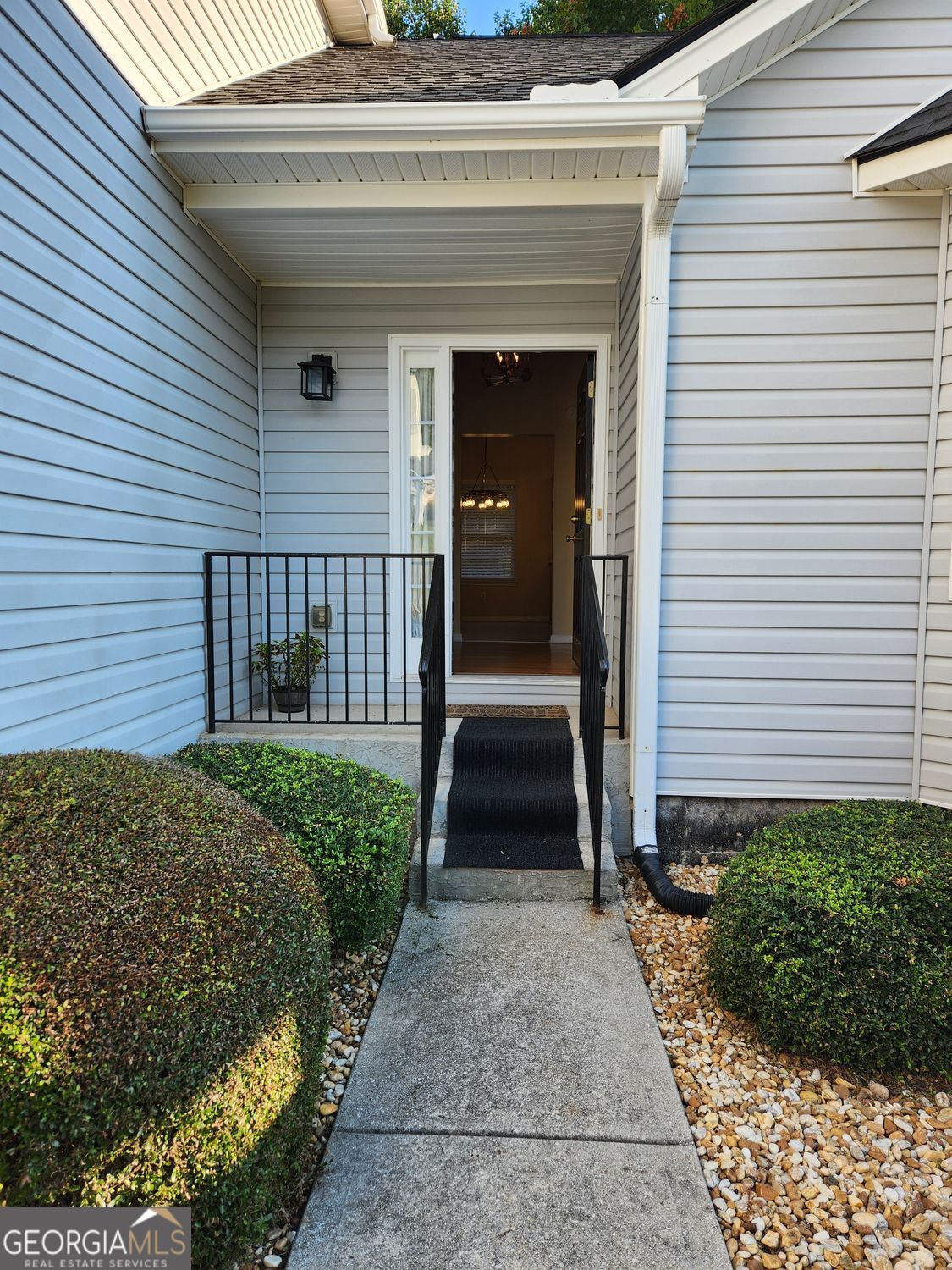 1025 Winding Brook Way Property Photo 2