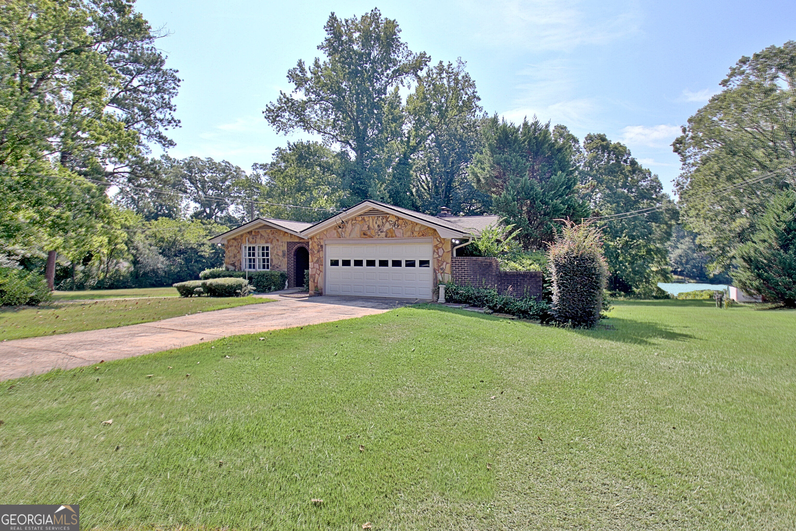 45 North Drive Property Photo 4