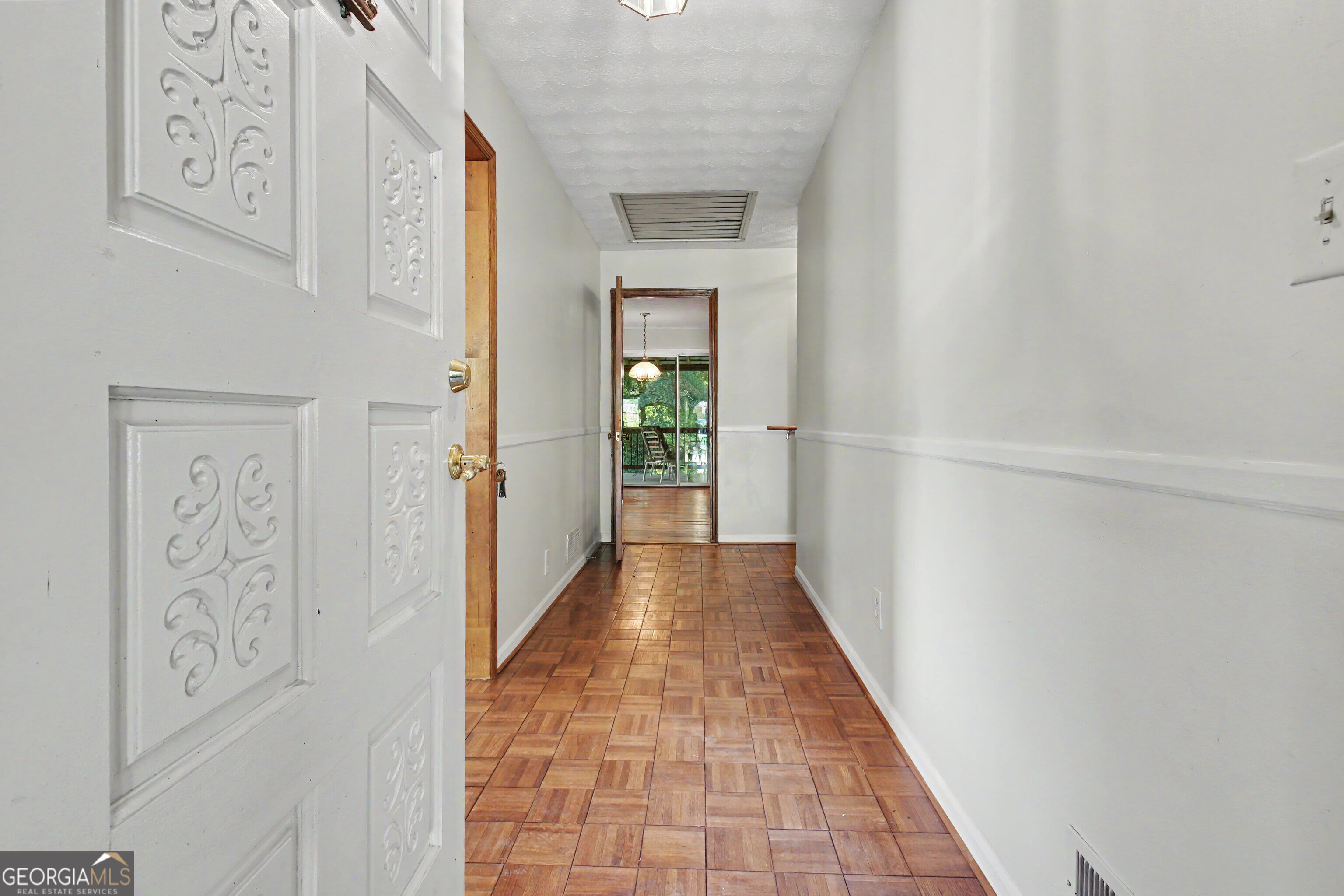 45 North Drive Property Photo 6
