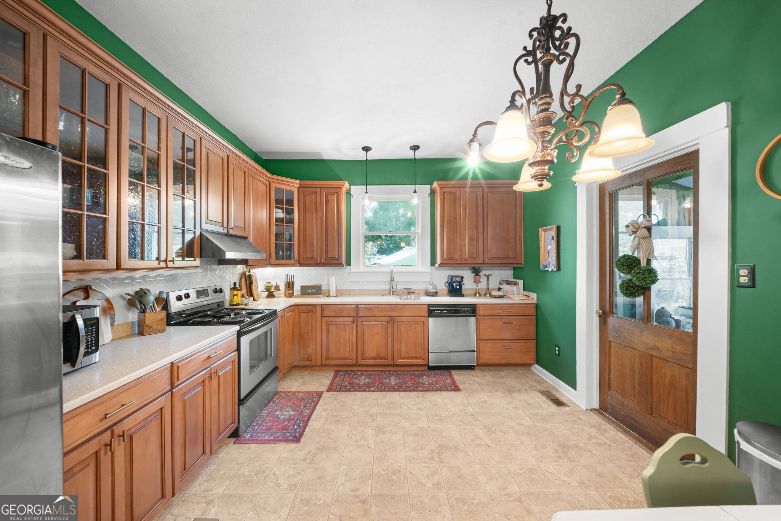 631 Barney Avenue Property Photo 10