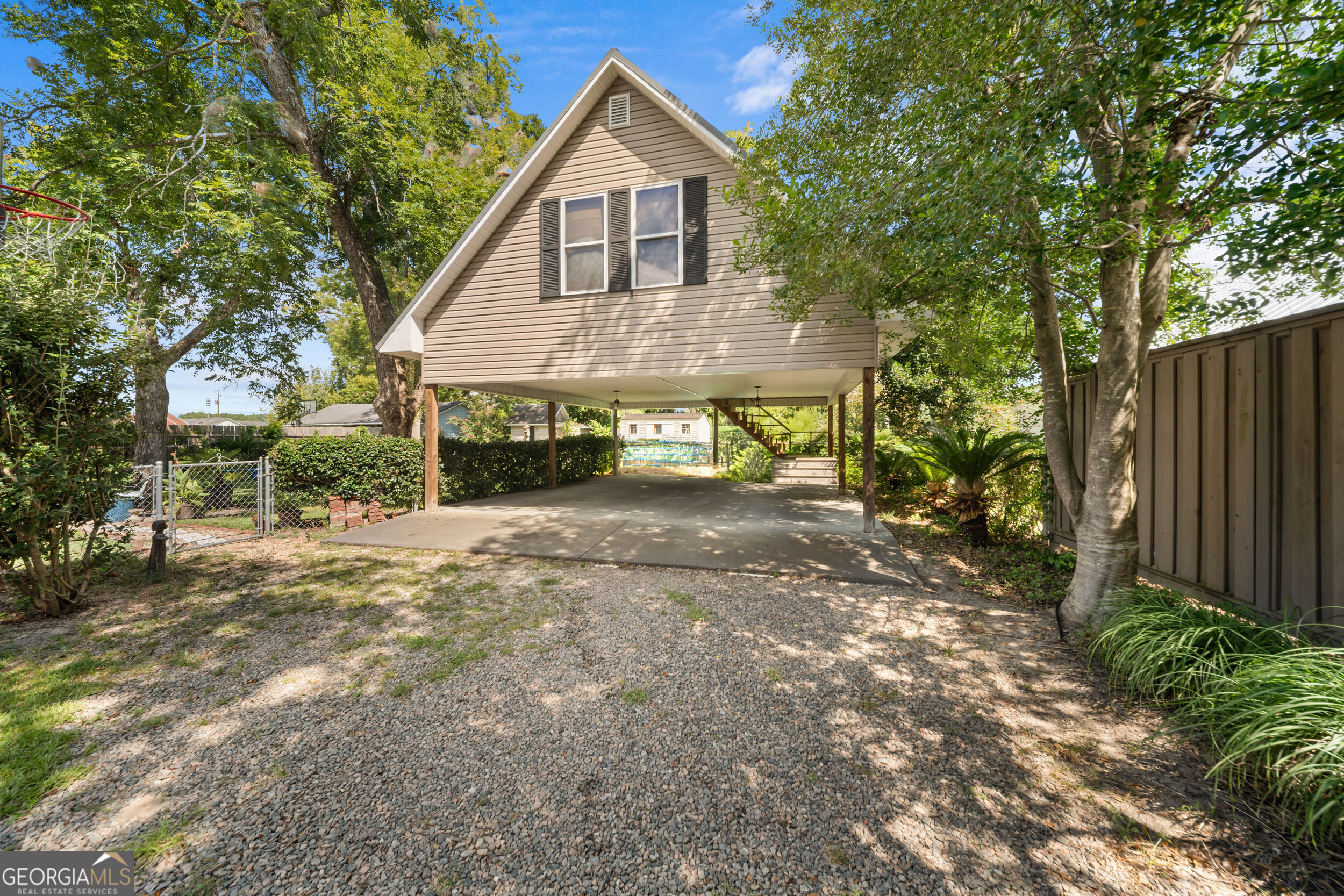631 Barney Avenue Property Photo 28