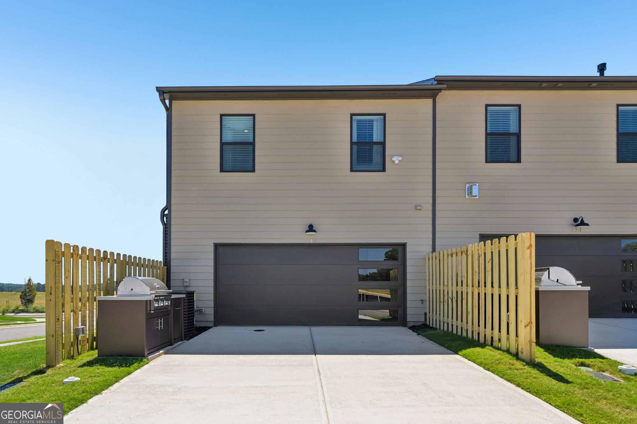 303 Barracks Way # 885 Property Photo 34