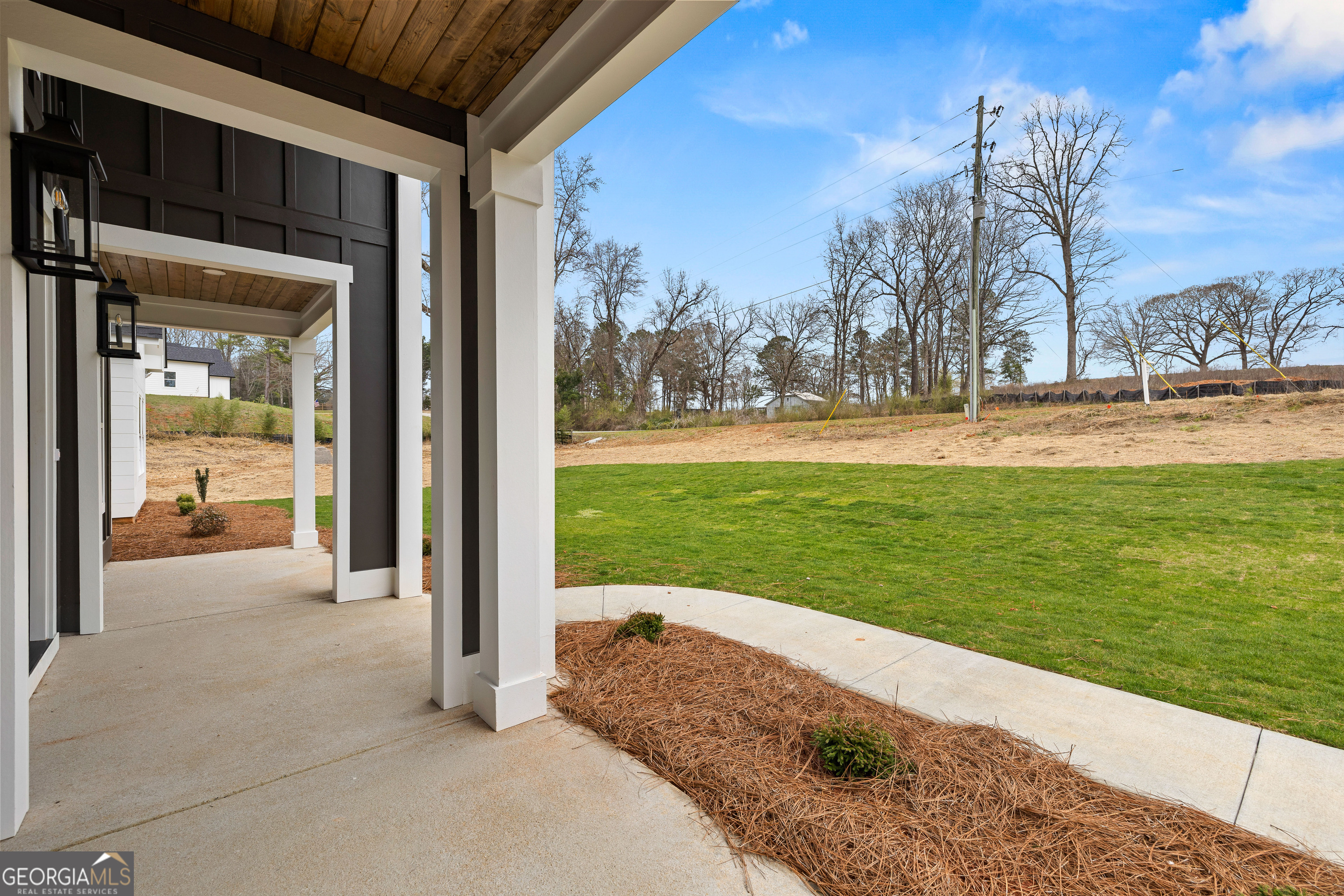 246 S Smith Road Property Photo 3