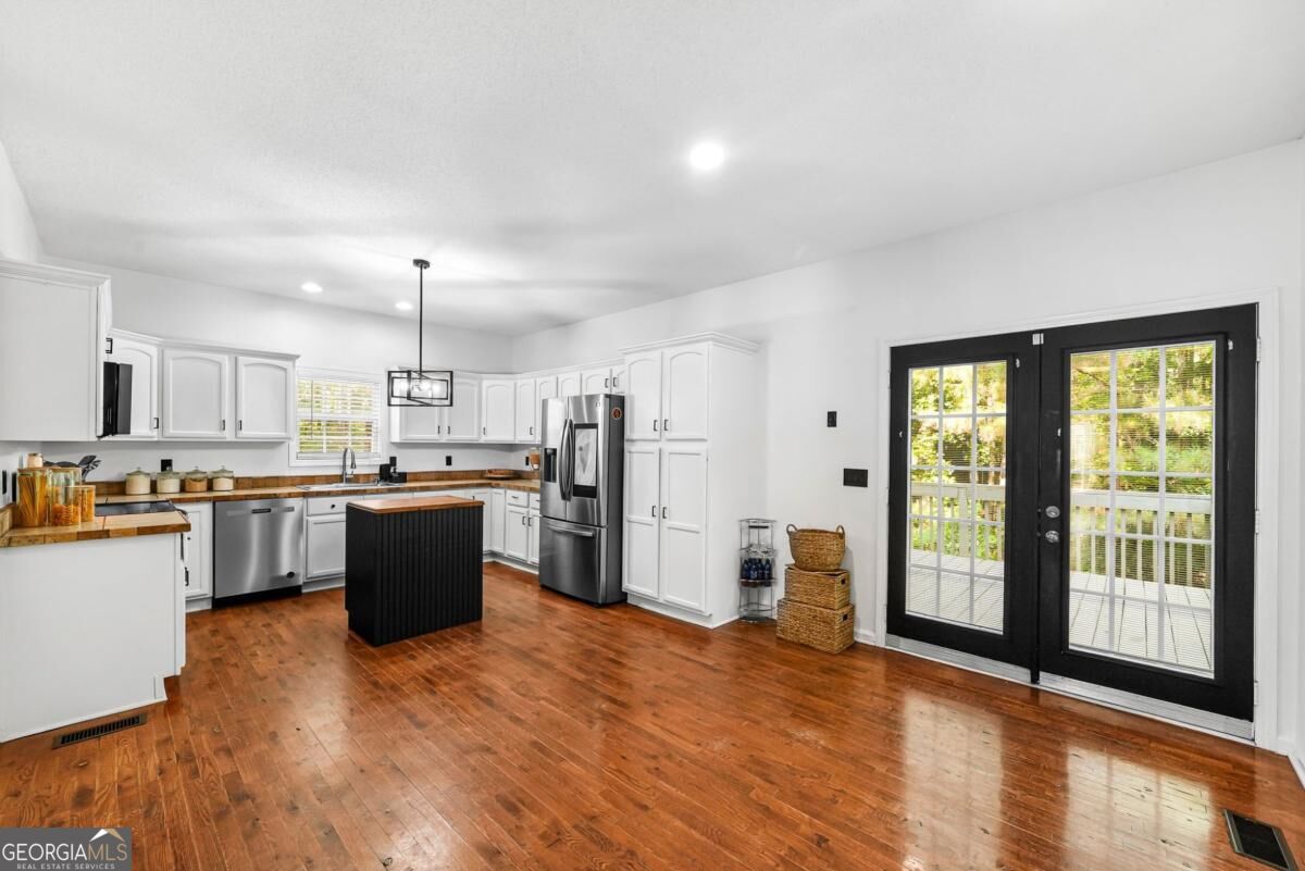 176 Oak Leaf Drive Property Photo 8