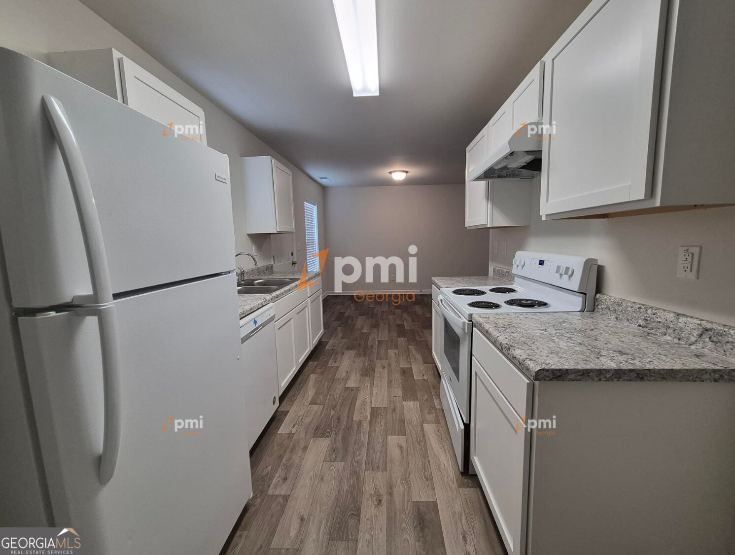 712 Maddux Drive Property Photo 2