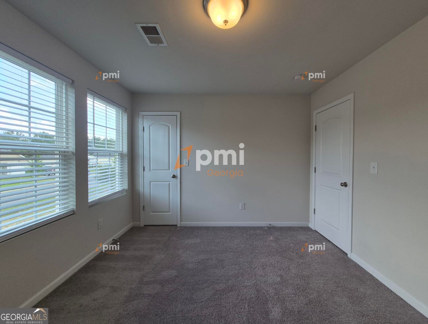 712 Maddux Drive Property Photo 8