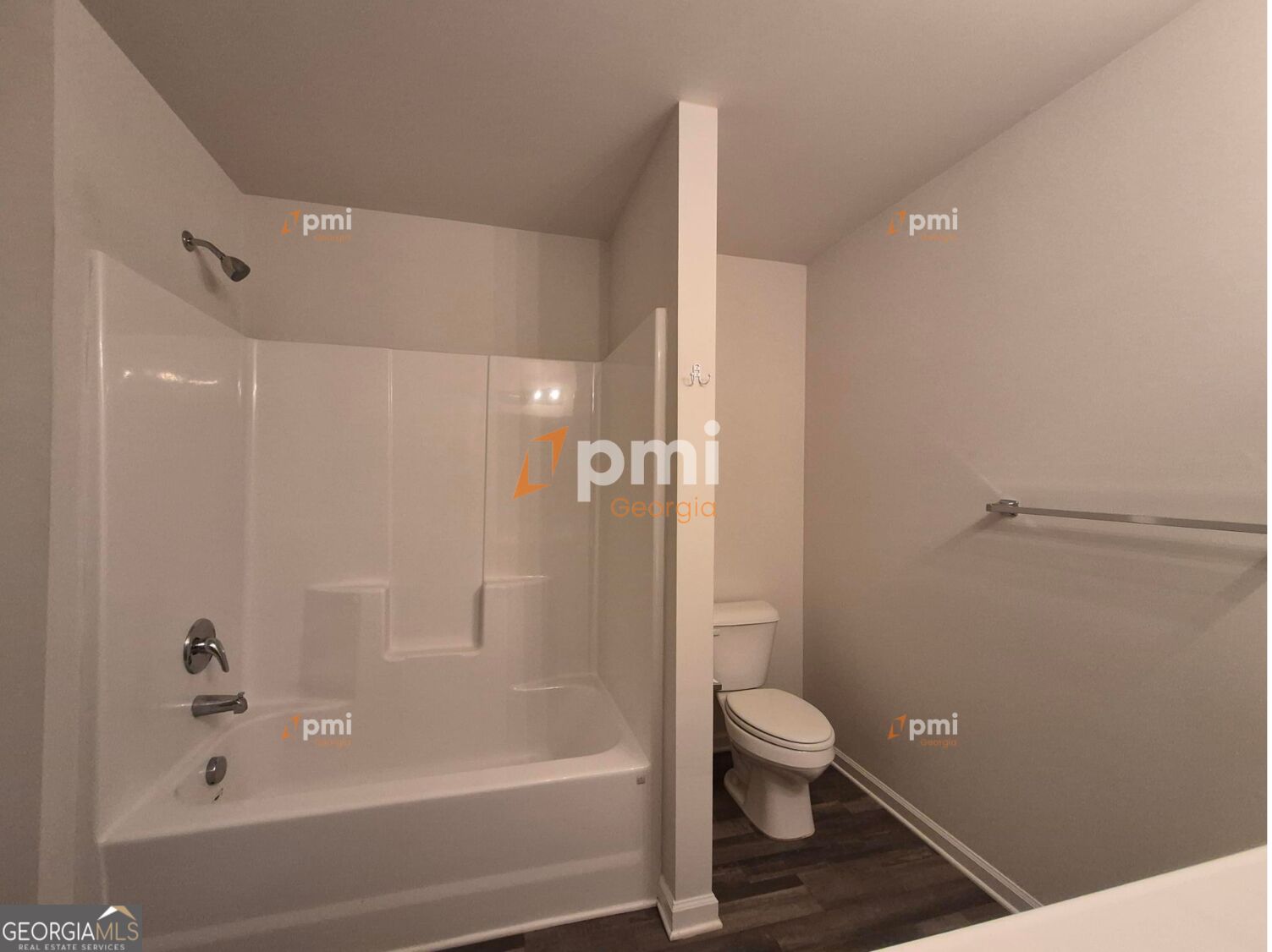 712 Maddux Drive Property Photo 10