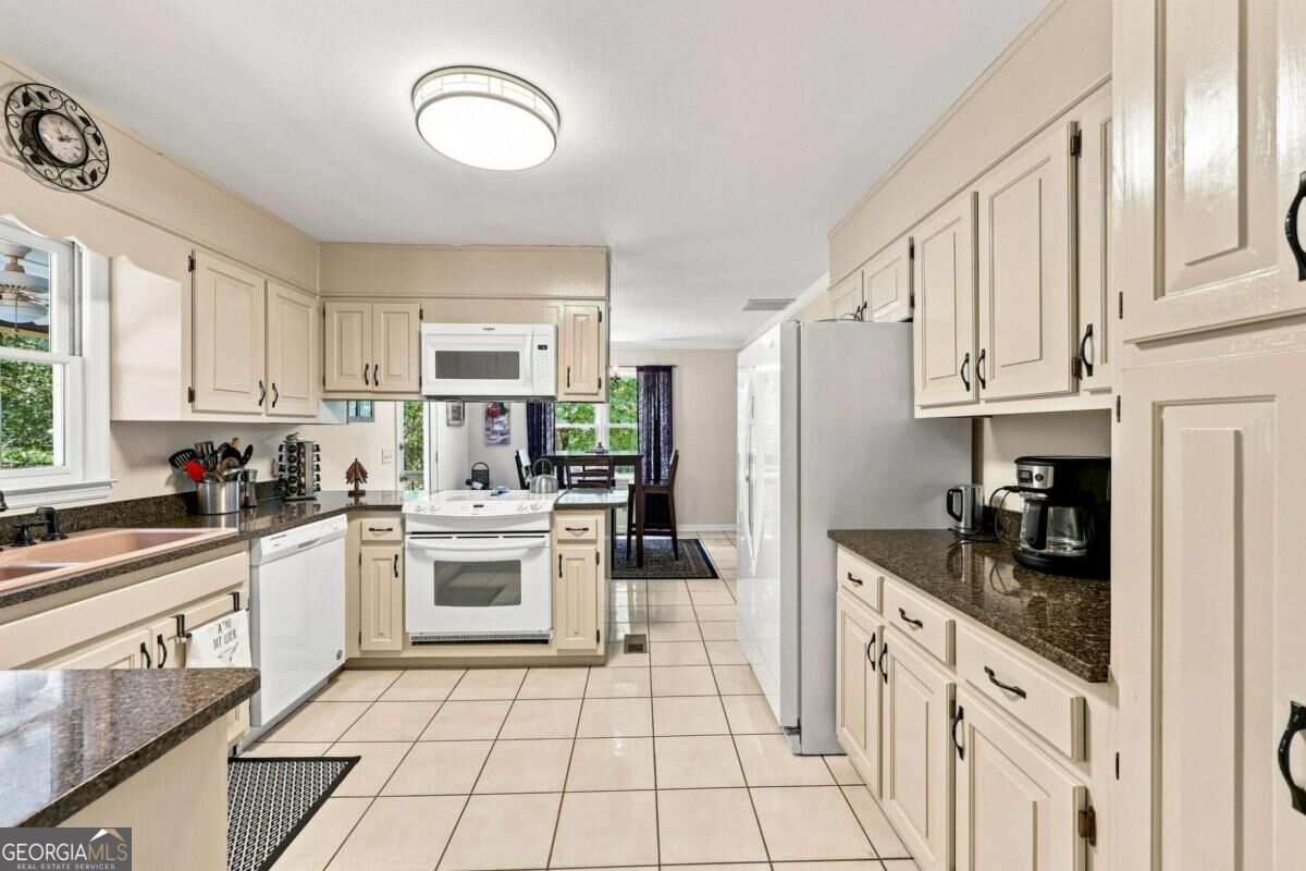101 Hancock Way Property Photo 14