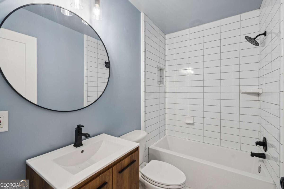 2886 Joyce Avenue Property Photo 17