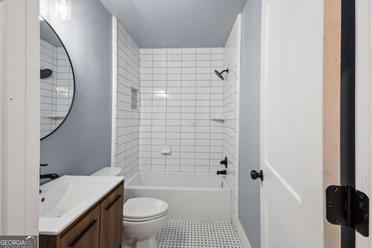 2886 Joyce Avenue Property Photo 18