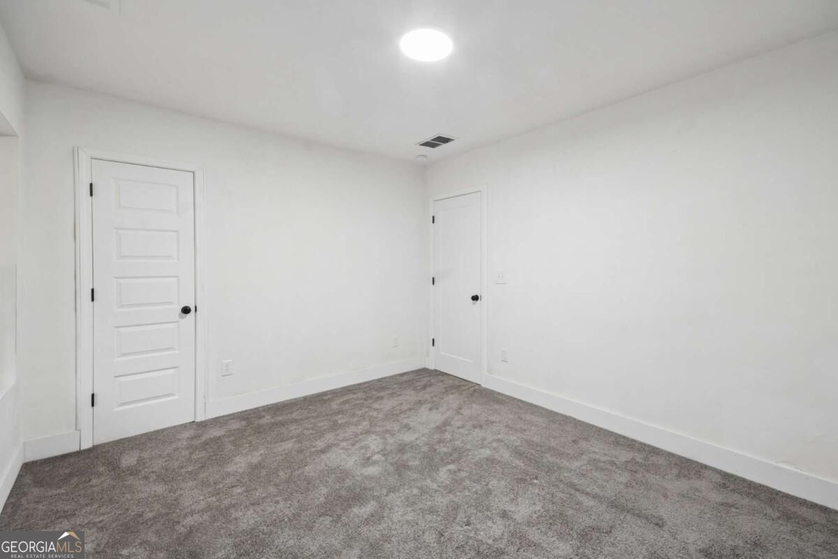 2886 Joyce Avenue Property Photo 20