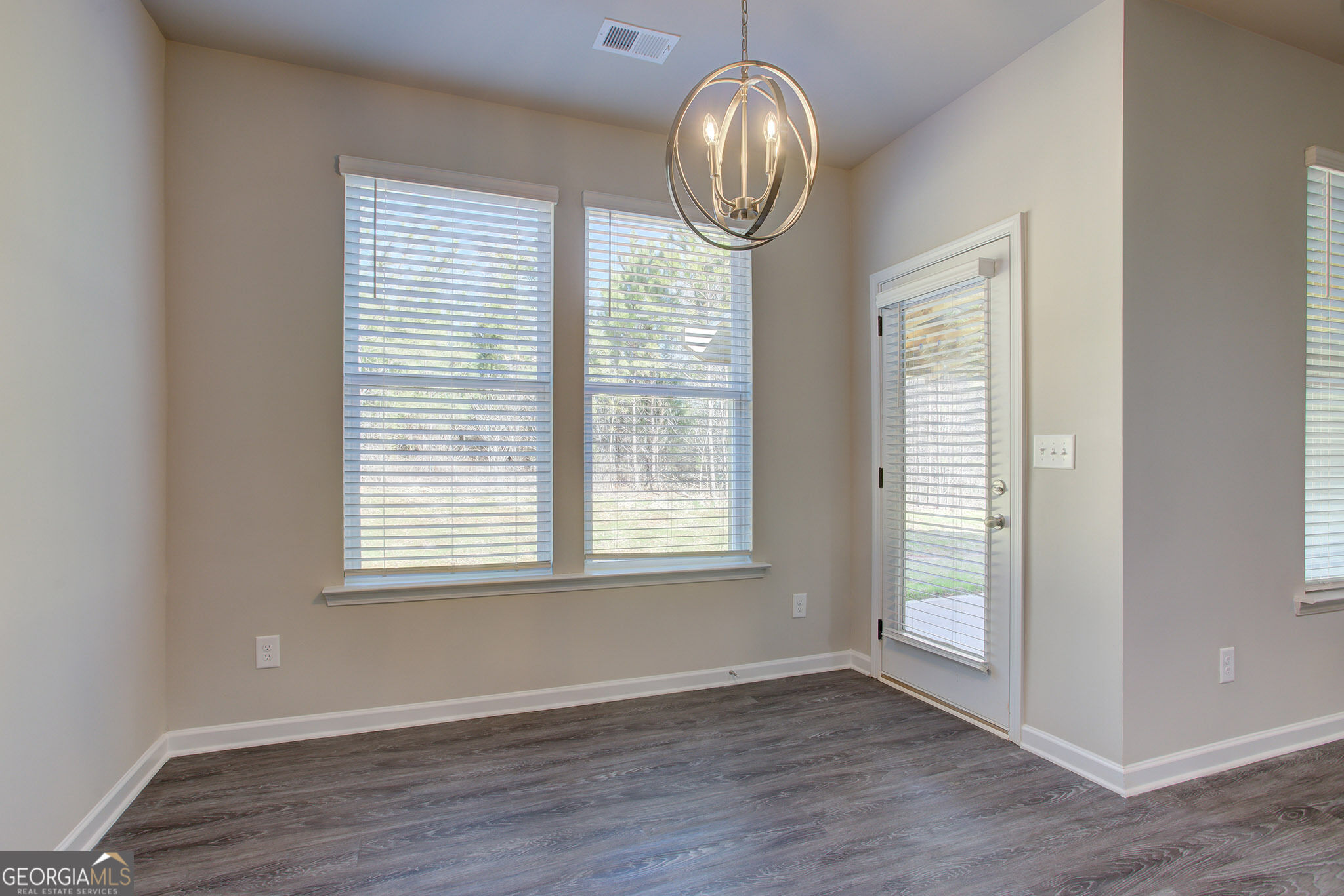 240 Cochin Drive Property Photo 10