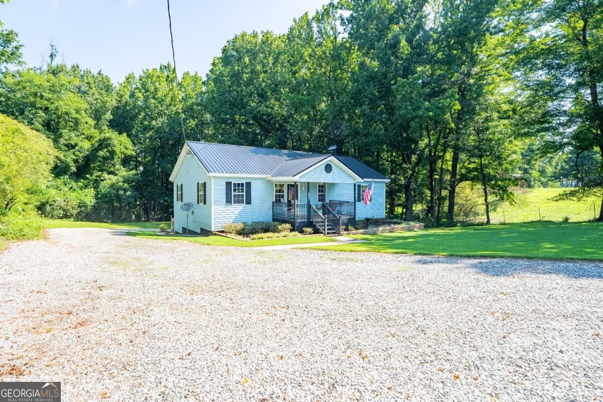 295 Perkins Circle Property Photo 4
