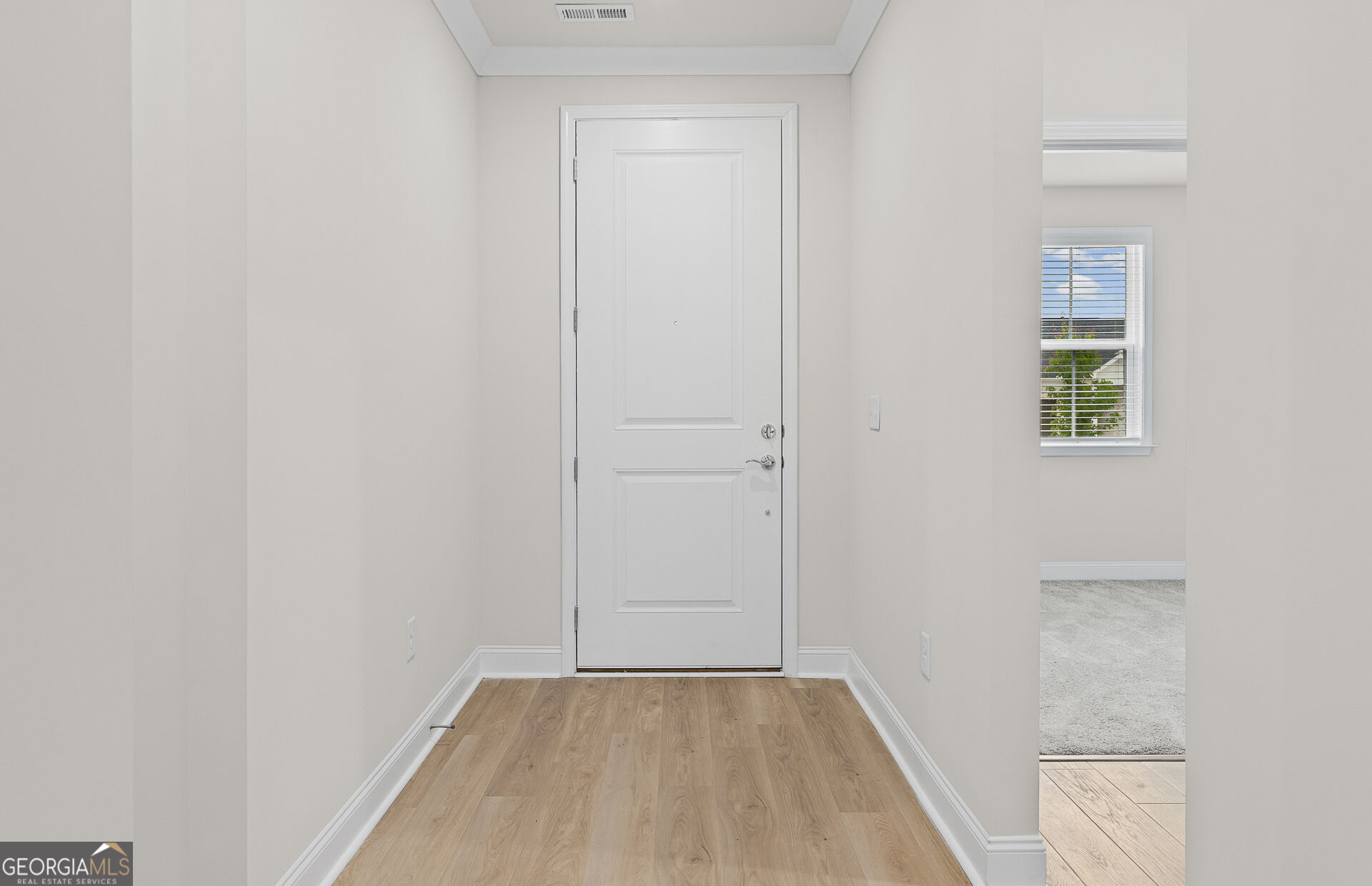 134 Kenney Way Property Photo 4
