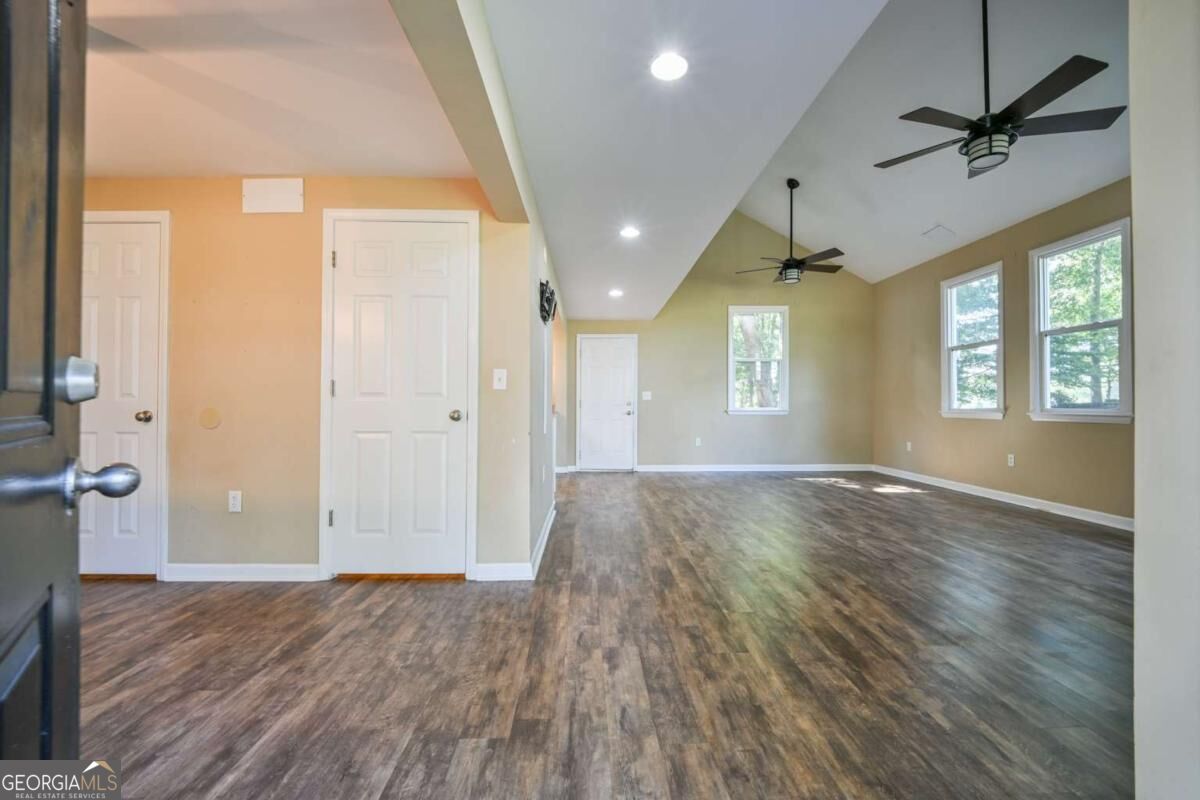 1642 Neese Commerce Road Property Photo 3