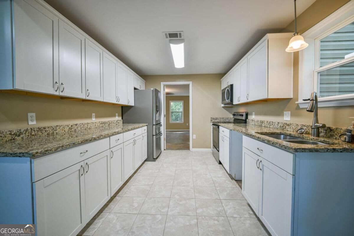 1642 Neese Commerce Road Property Photo 13