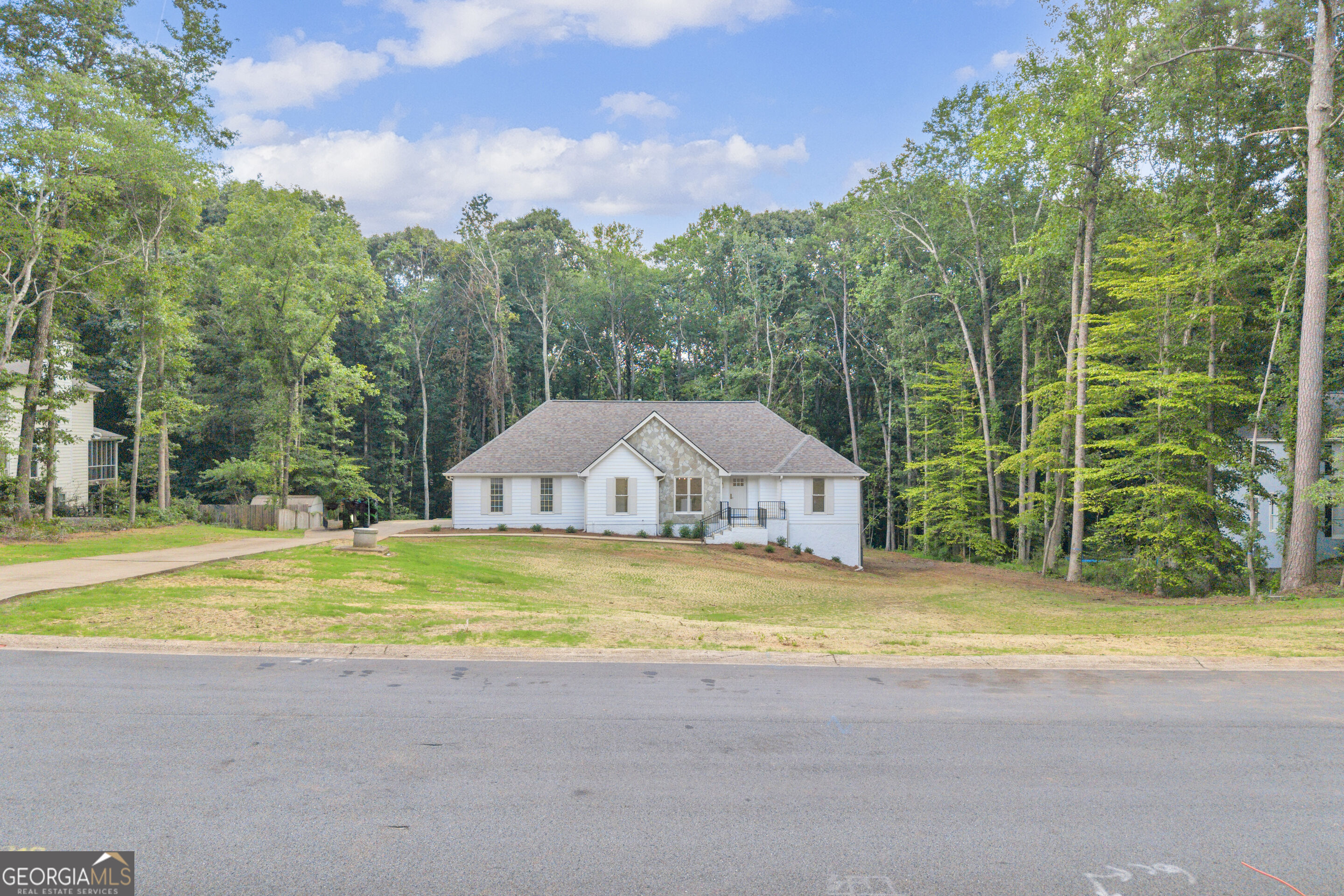 150 Indian Bluff Drive Property Photo 2