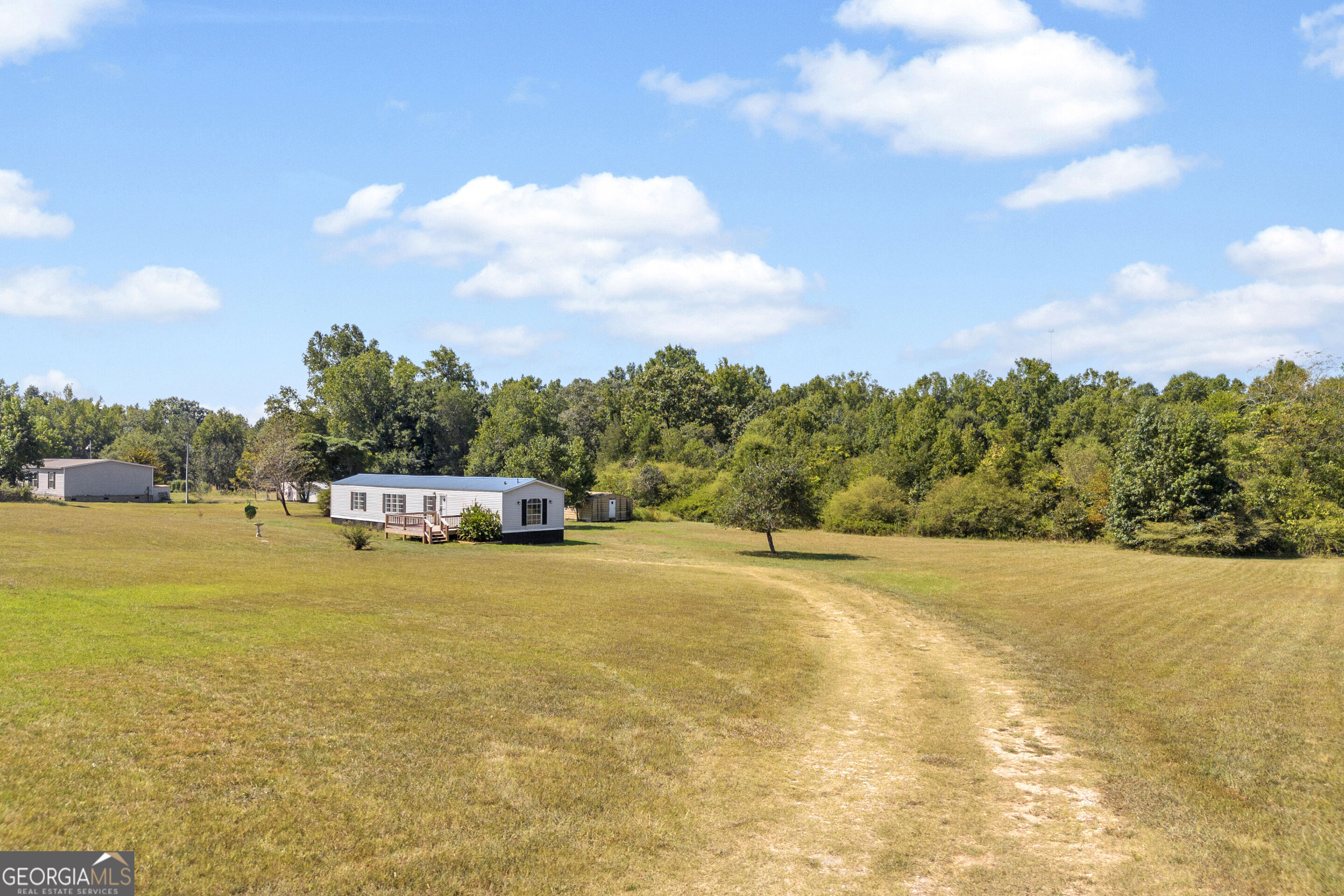 820 E County Line Road Property Photo 5