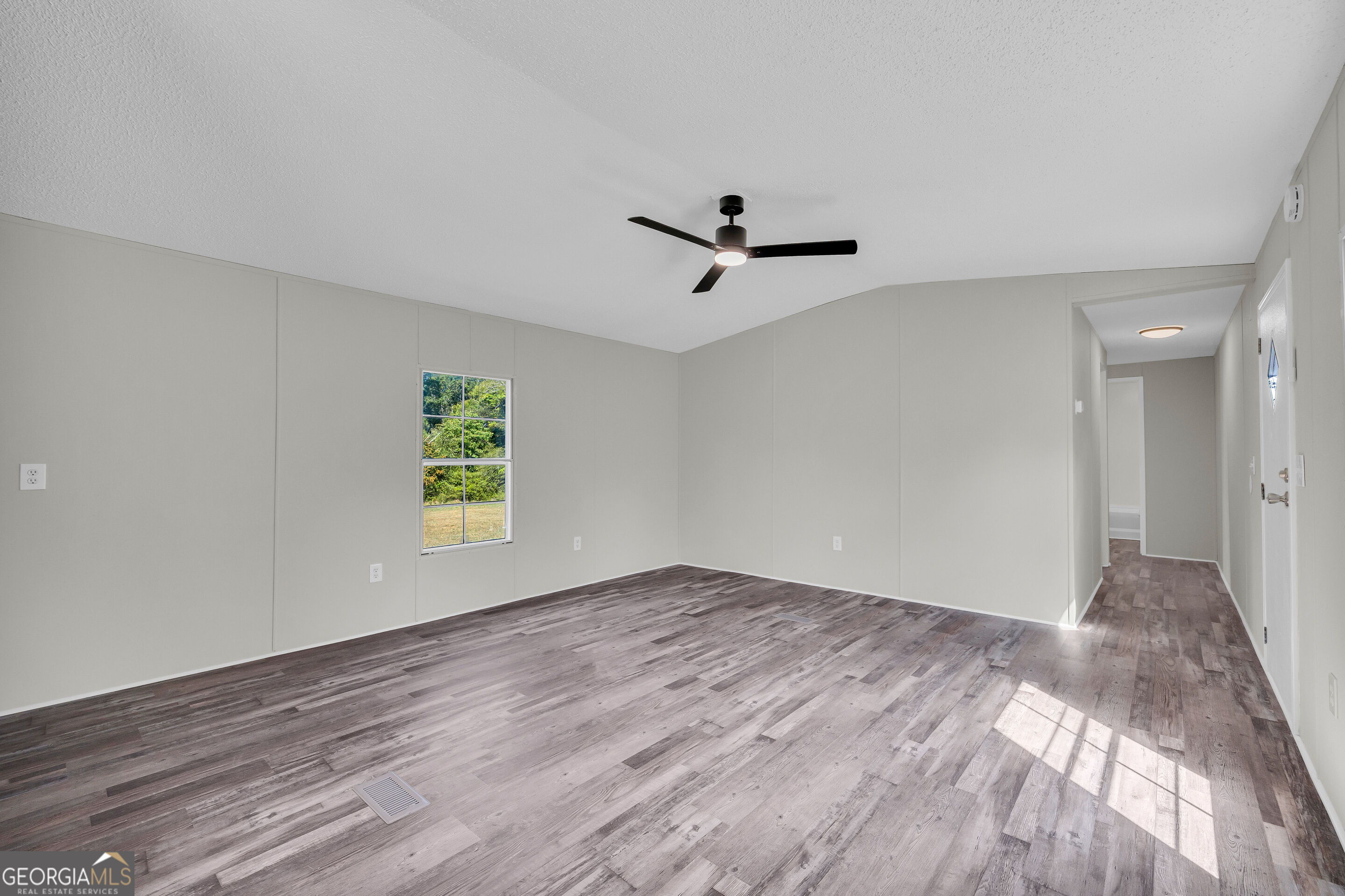 820 E County Line Road Property Photo 13