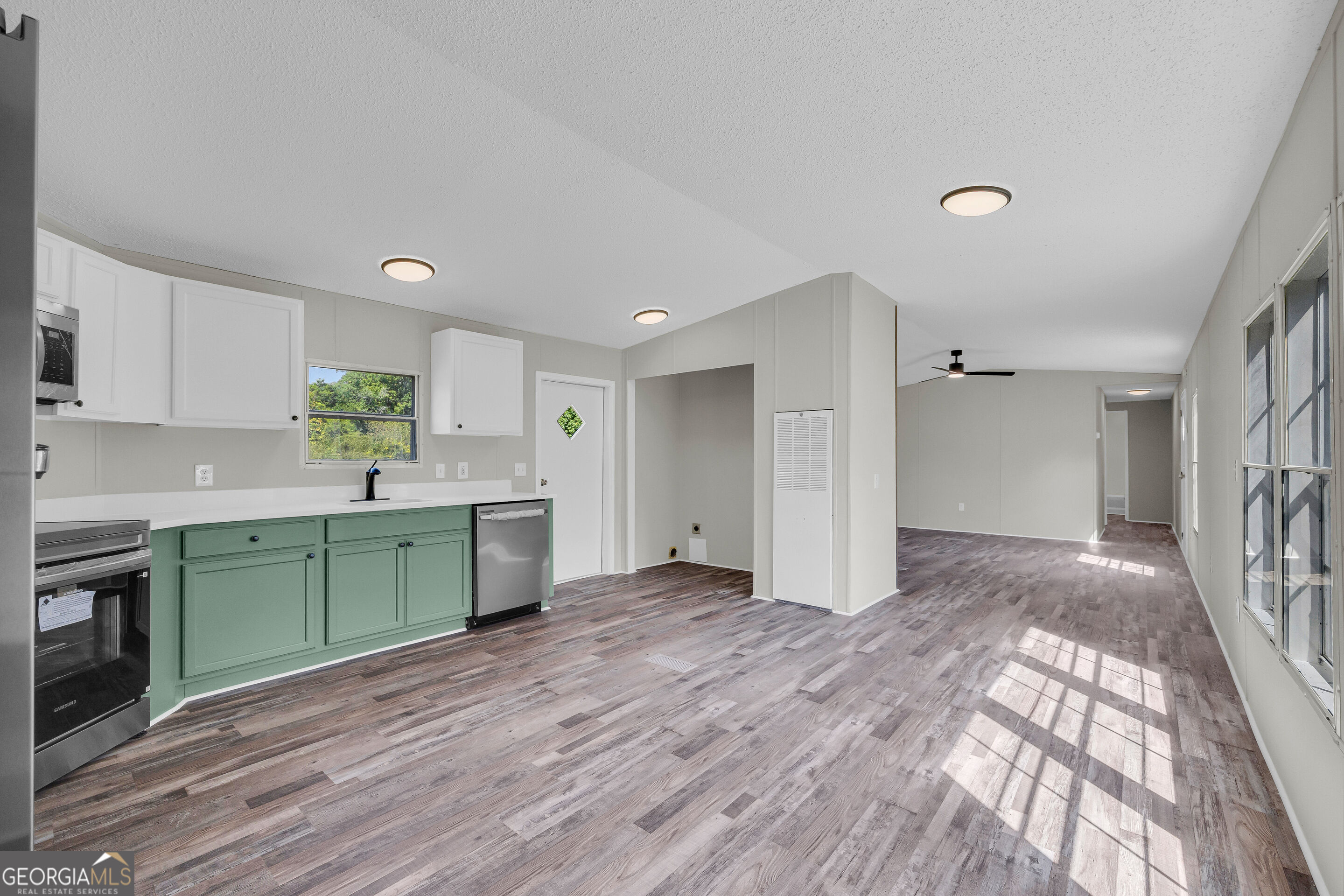 820 E County Line Road Property Photo 16